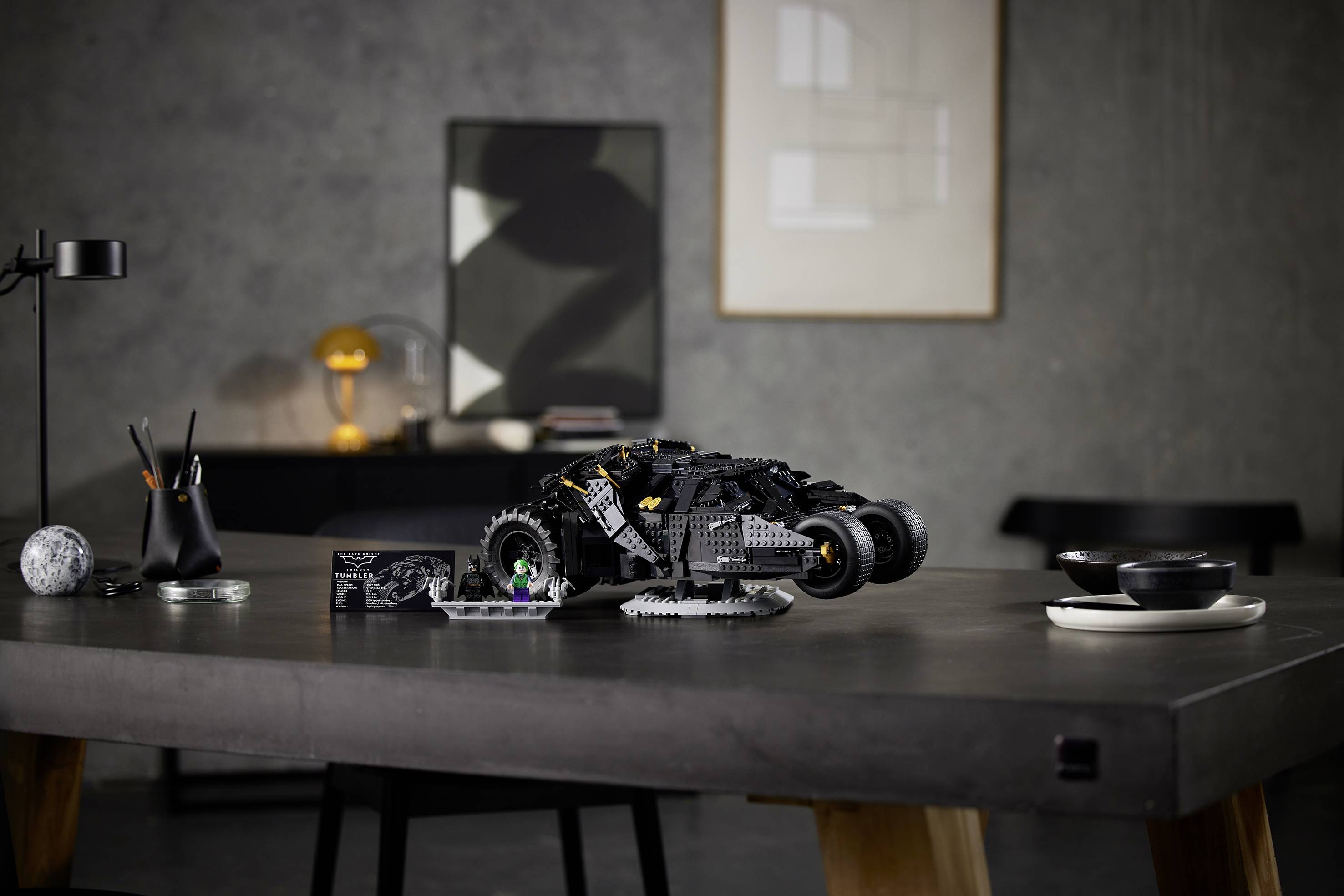 76240 LEGO® DC COMICS SUPER HEROES Batmobile™ Tumbler