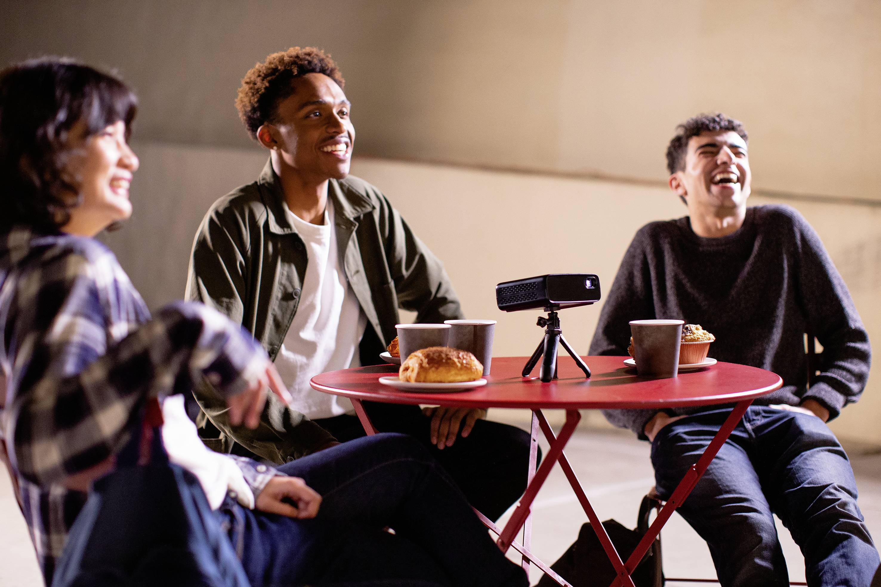 Philips Beamer PicoPix Micro 2 DLP 854 x 480 WVGA, 1920 x 1080 HDTV 600 : 1 Schwarz