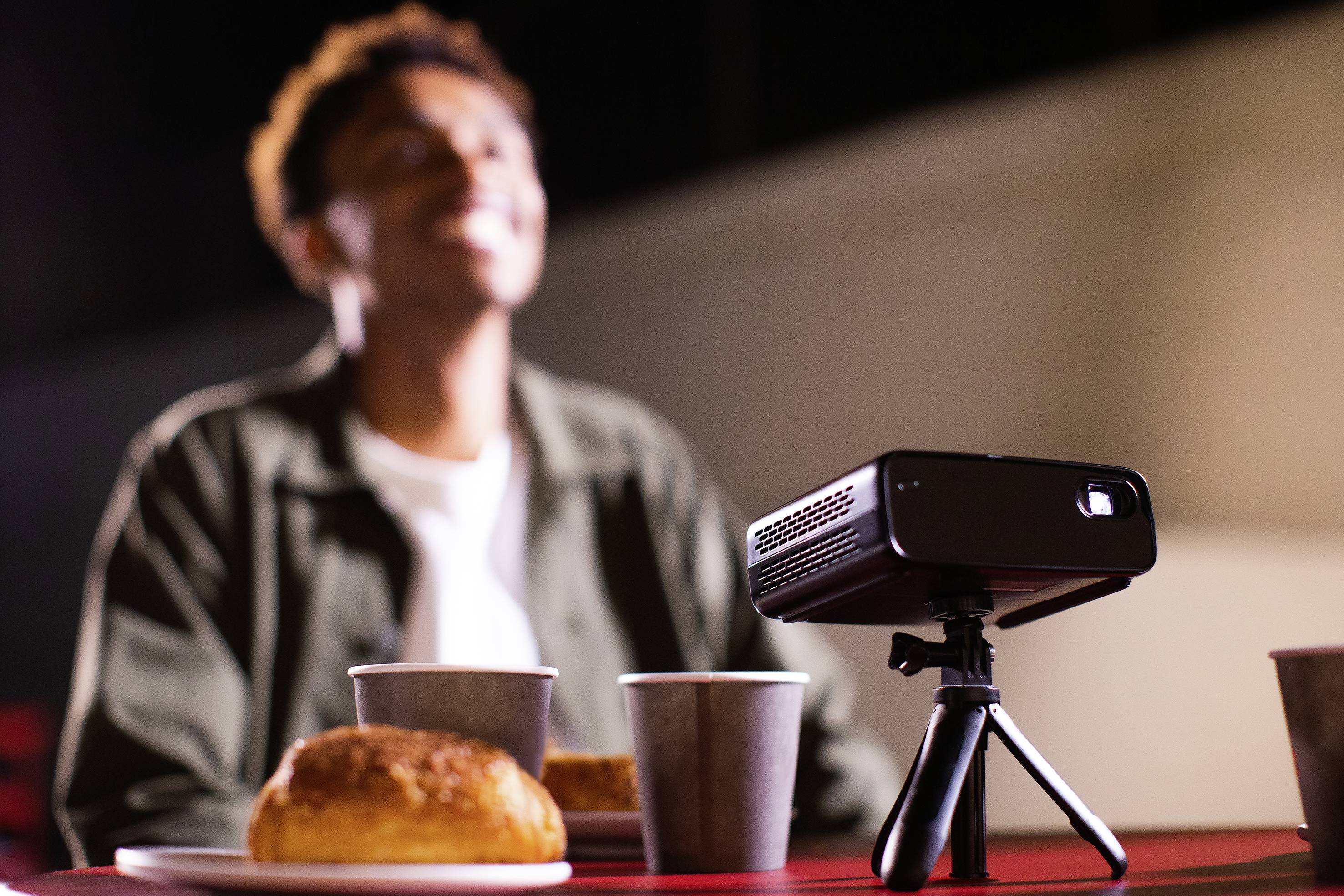 Philips Beamer PicoPix Micro 2 DLP 854 x 480 WVGA, 1920 x 1080 HDTV 600 : 1 Schwarz