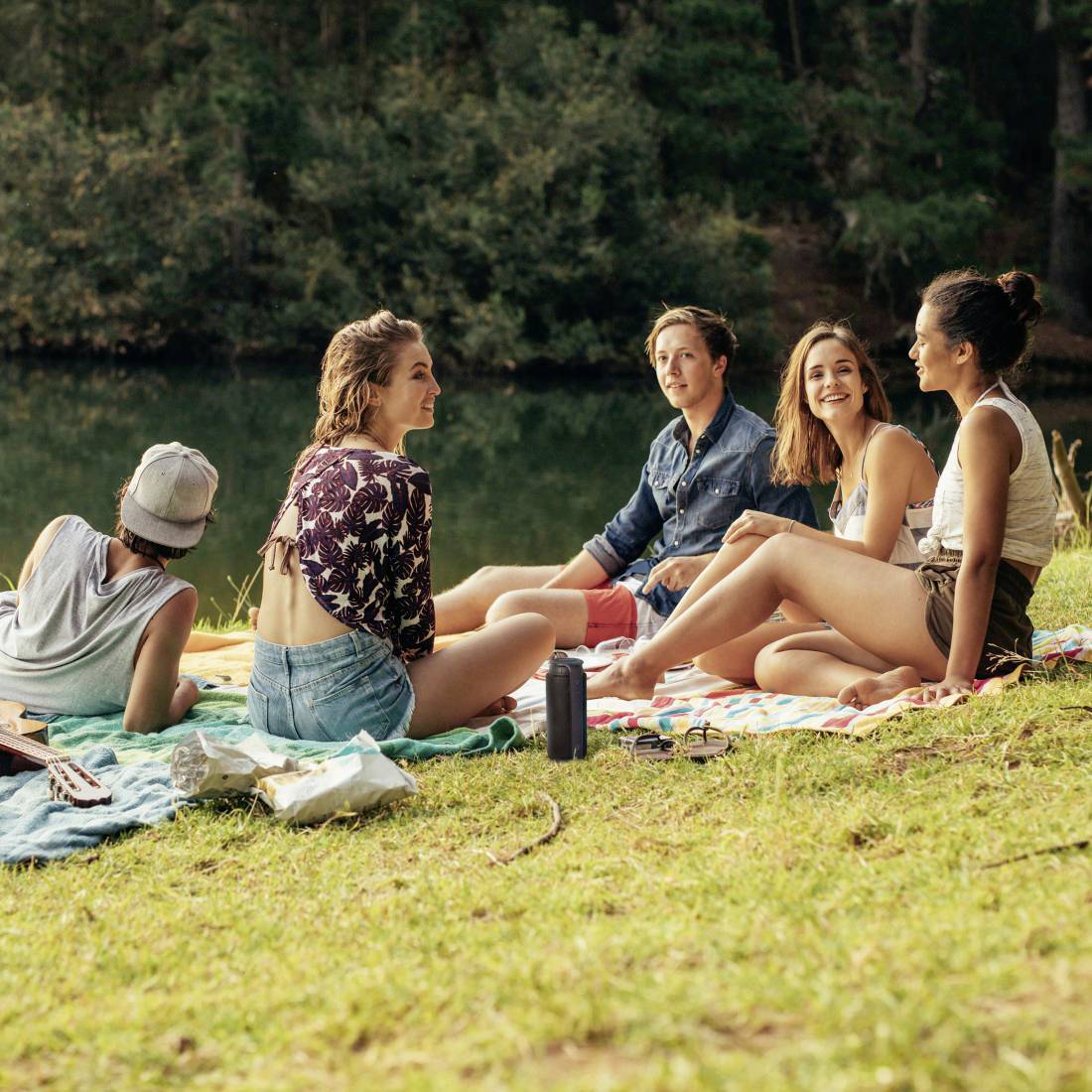 Hama Pipe 2.0 + Freedom Light Bluetooth® Lautsprecher + In Ear Kopfhörer Freisprechfunktion, spritzwassergeschützt Schwarz