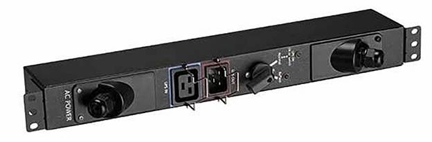 Ein schwarzes Rack-Gerät mit zwei Drehschaltern, zwei Steckplätzen und Anschlüssen. Links steht 'AC Power'.