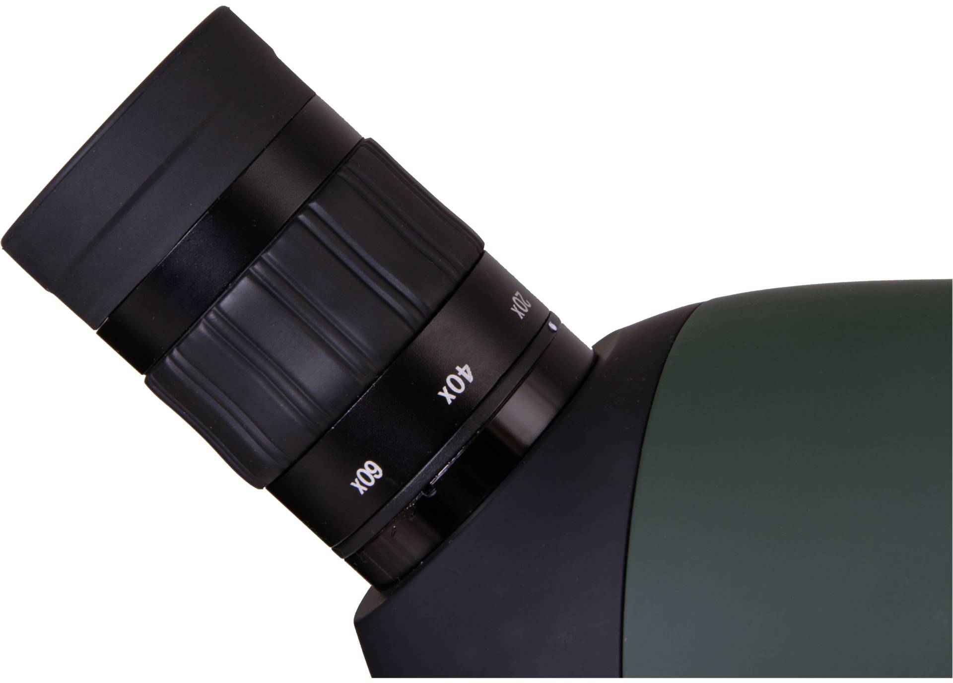 Ein grünes Teleskop-Okular mit Zoomstufen '20x', '40x', '60x' auf einem schwarzen Fokusrad, das seitlich geneigt ist.