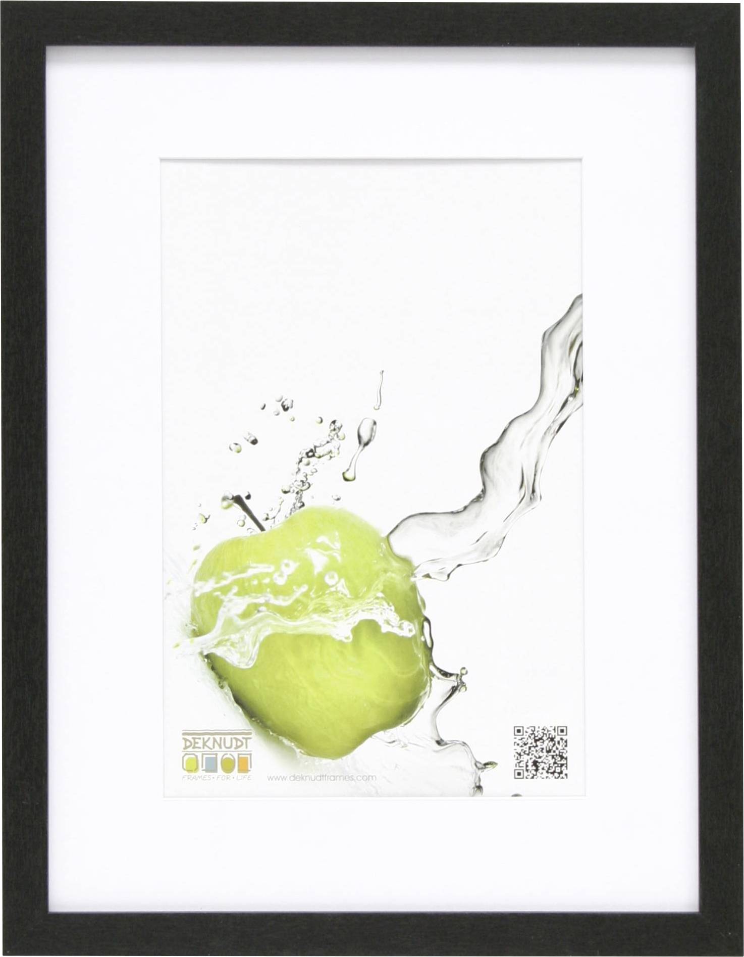 Ein grüner Apfel wird von Wasser umspült. Unten links ist das Logo 'DEXNUT' und ein QR-Code zu sehen.