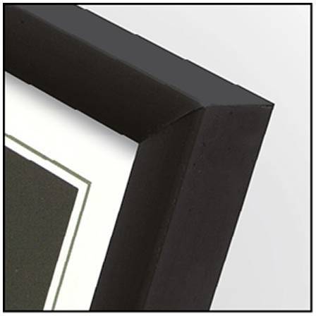 Schwarzer Bilderrahmen im Detail, zeigt die Ecke eines Rahmens mit weißem Passepartout, schlichtes und modernes Design.