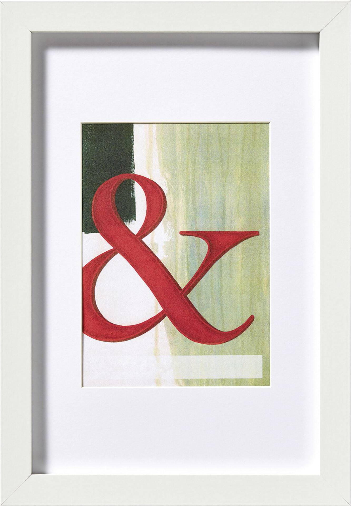 Ein gerahmtes Kunstwerk zeigt ein rotes Ampersand-Symbol auf abstraktem Hintergrund mit grünen, weißen und schwarzen Farbtönen.
