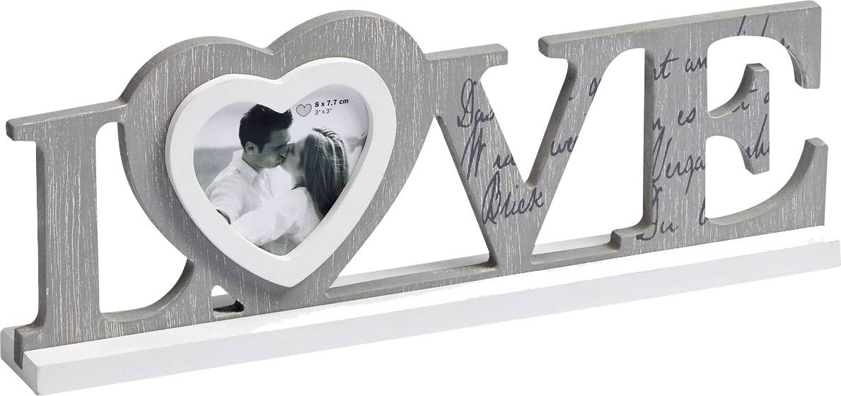 Dekoratives Holzschild mit dem Schriftzug 'LOVE'. Ein Herzrahmen im 'O' zeigt ein schwarz-weißes Foto eines Paares beim Umarmen.