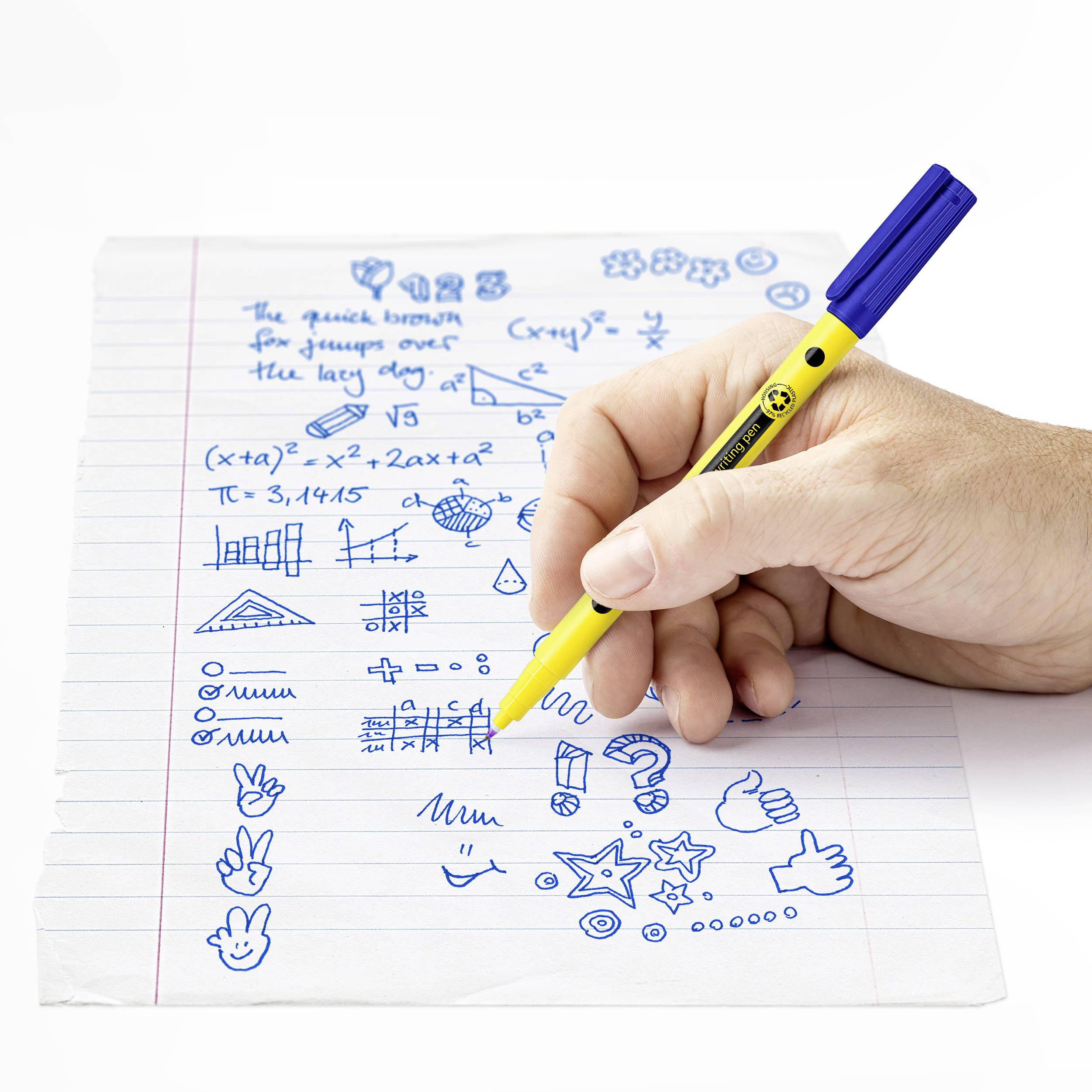 Eine Hand hält einen gelben Stift und zeichnet Symbole und Formeln auf ein liniertes Blatt Papier.