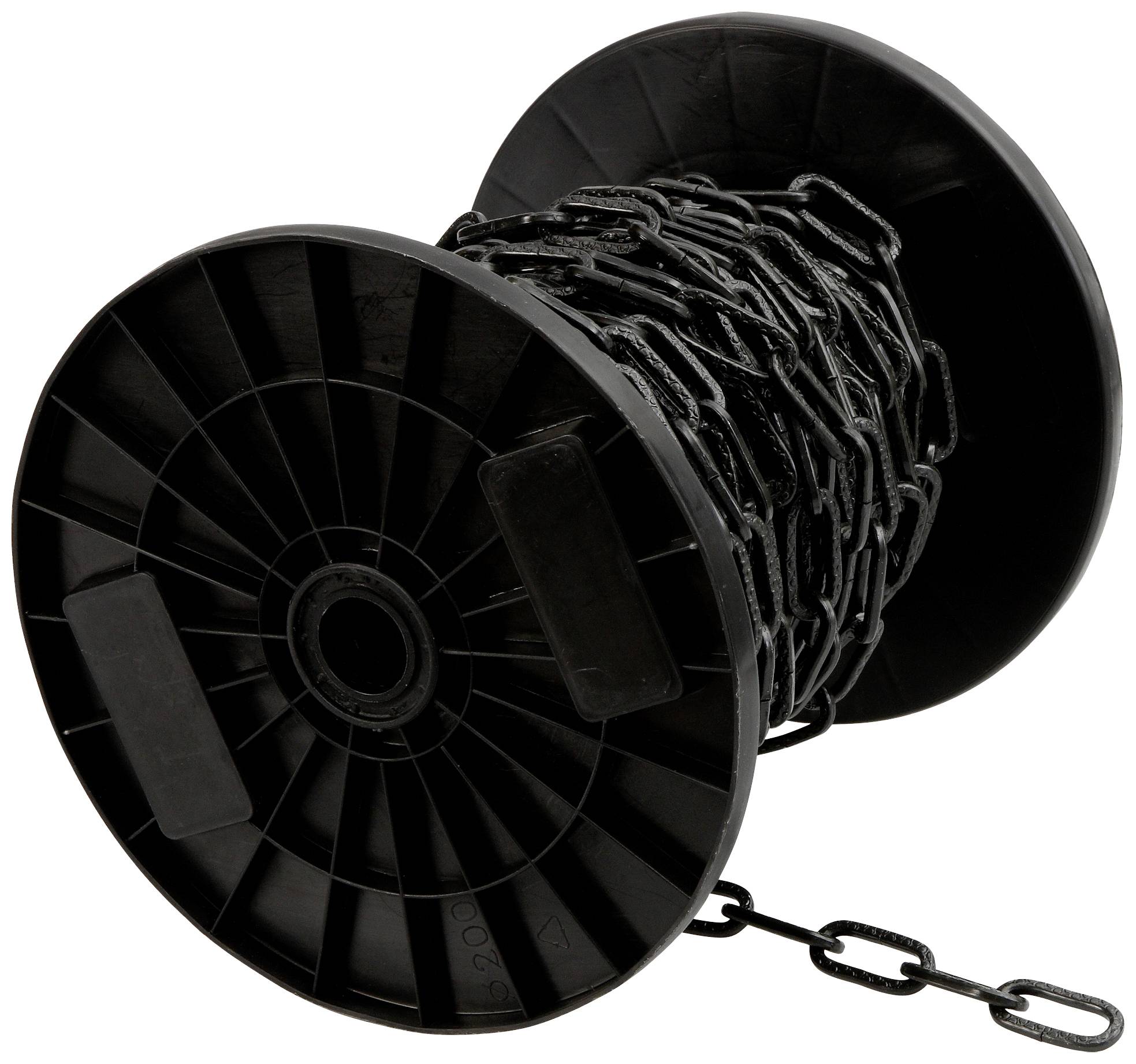 Eine schwarze Spule mit aufgewickelter Kette. Sie liegt auf der Seite und ein Teil der Kette hängt herunter.