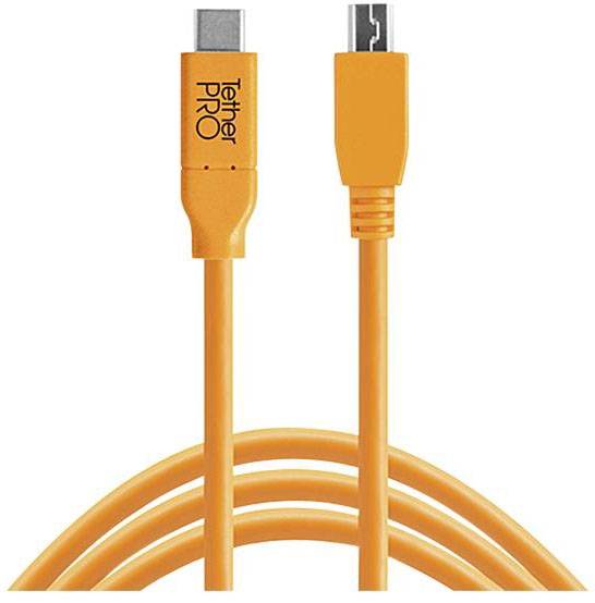 Orangefarbenes USB-Kabel mit der Aufschrift 'Tether Pro' an einem Stecker, geeignet für Datenübertragung und Verbindung von Geräten.