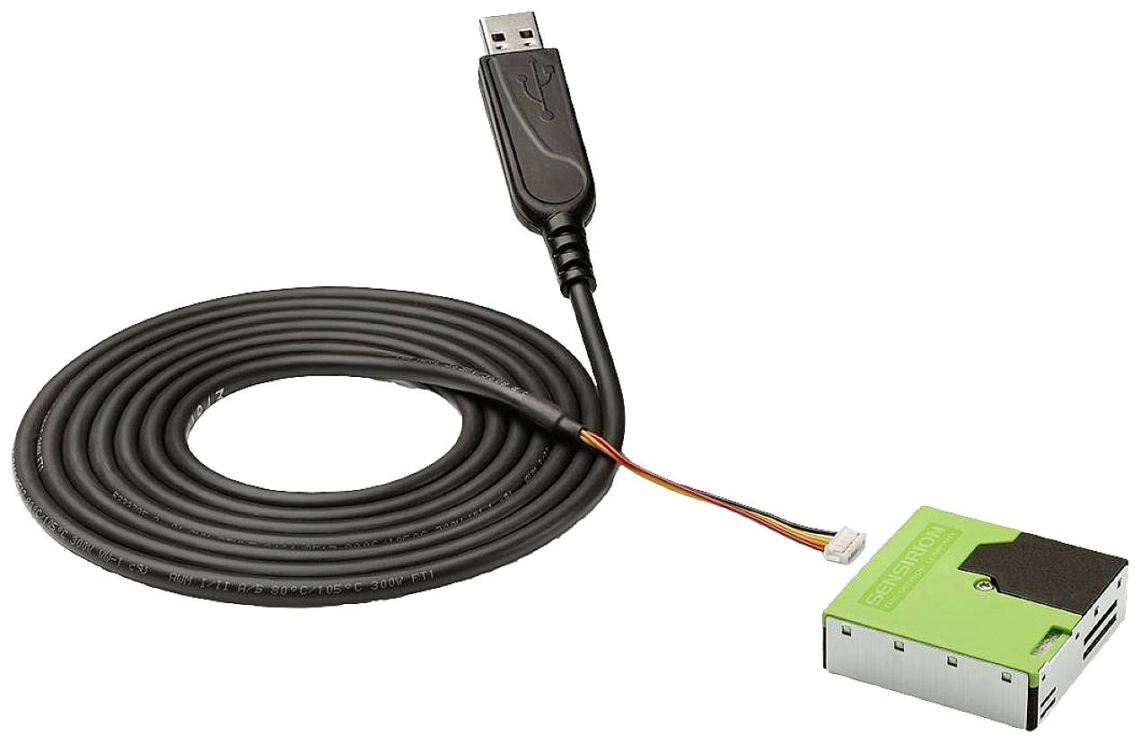 Ein USB-Kabel ist mit einem kleinen grünen elektronischen Bauteil verbunden. Das Kabel dient zur Energie- oder Datenübertragung.