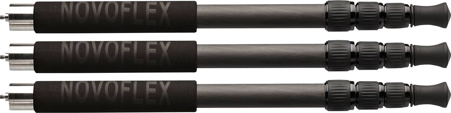 Drei schwarze Teleskopstangen übereinander mit dem Schriftzug 'NOVOFLEX' auf jedem. Die Stangen haben verstellbare Segmente und sind zusammenziehbar.