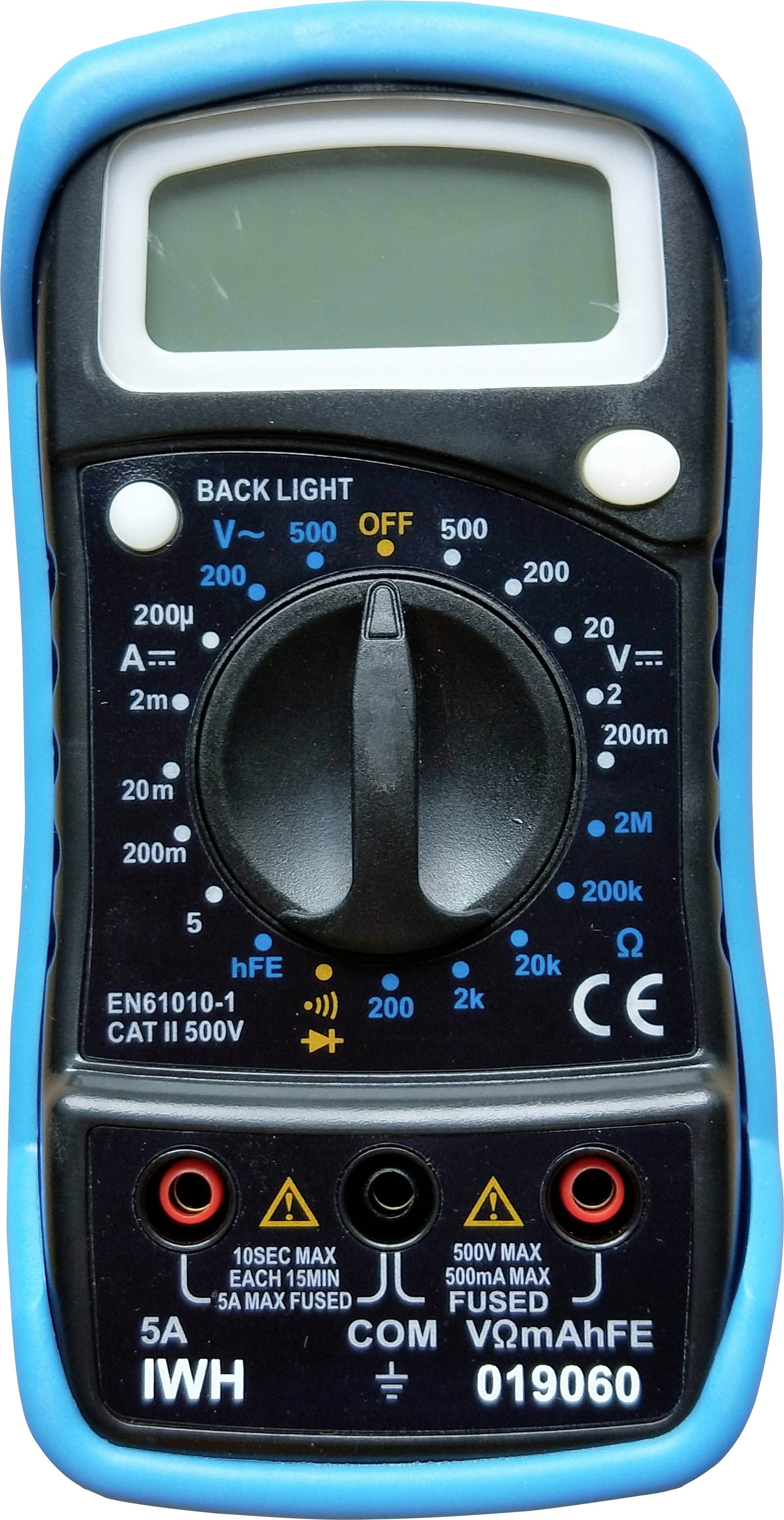 Ein digitales Multimeter mit blauem Schutzgehäuse, zeigt Auswahlrad für Spannungs-, Widerstands- und Strommessungen, LCD-Anzeige oben.