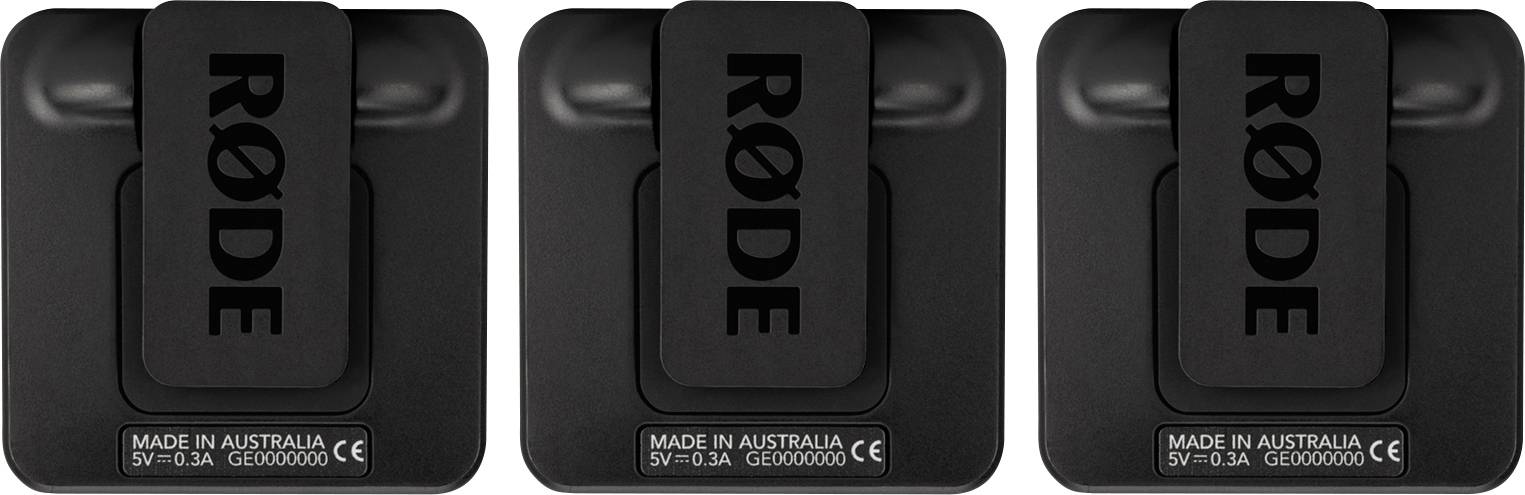 Drei schwarze drahtlose Mikrofonempfänger der Marke RØDE, nah beieinander aufgereiht.