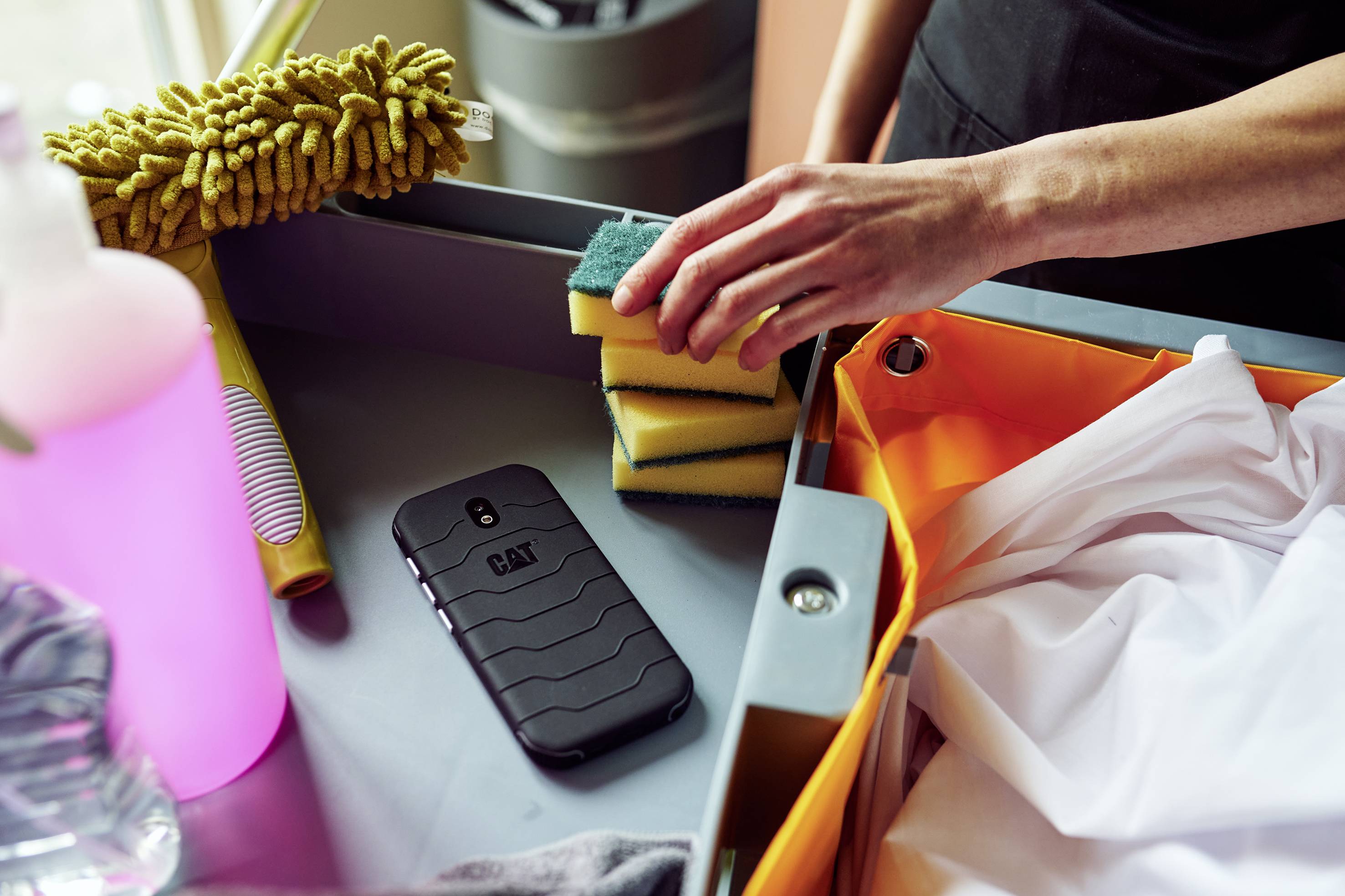 CAT S42 H+ Outdoor Smartphone 32 GB 14 cm (5.5 Zoll) Schwarz Android™ 12 Dual-SIM