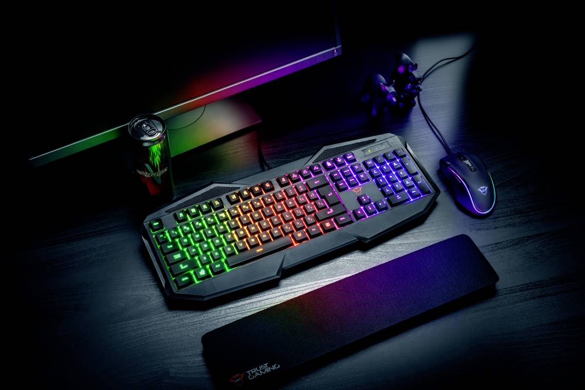 Trust GXT830RW AVONN Kabelgebunden Gaming-Tastatur Deutsch, QWERTZ Schwarz Beleuchtet, mit numerischer Tastatur, Multimediatasten