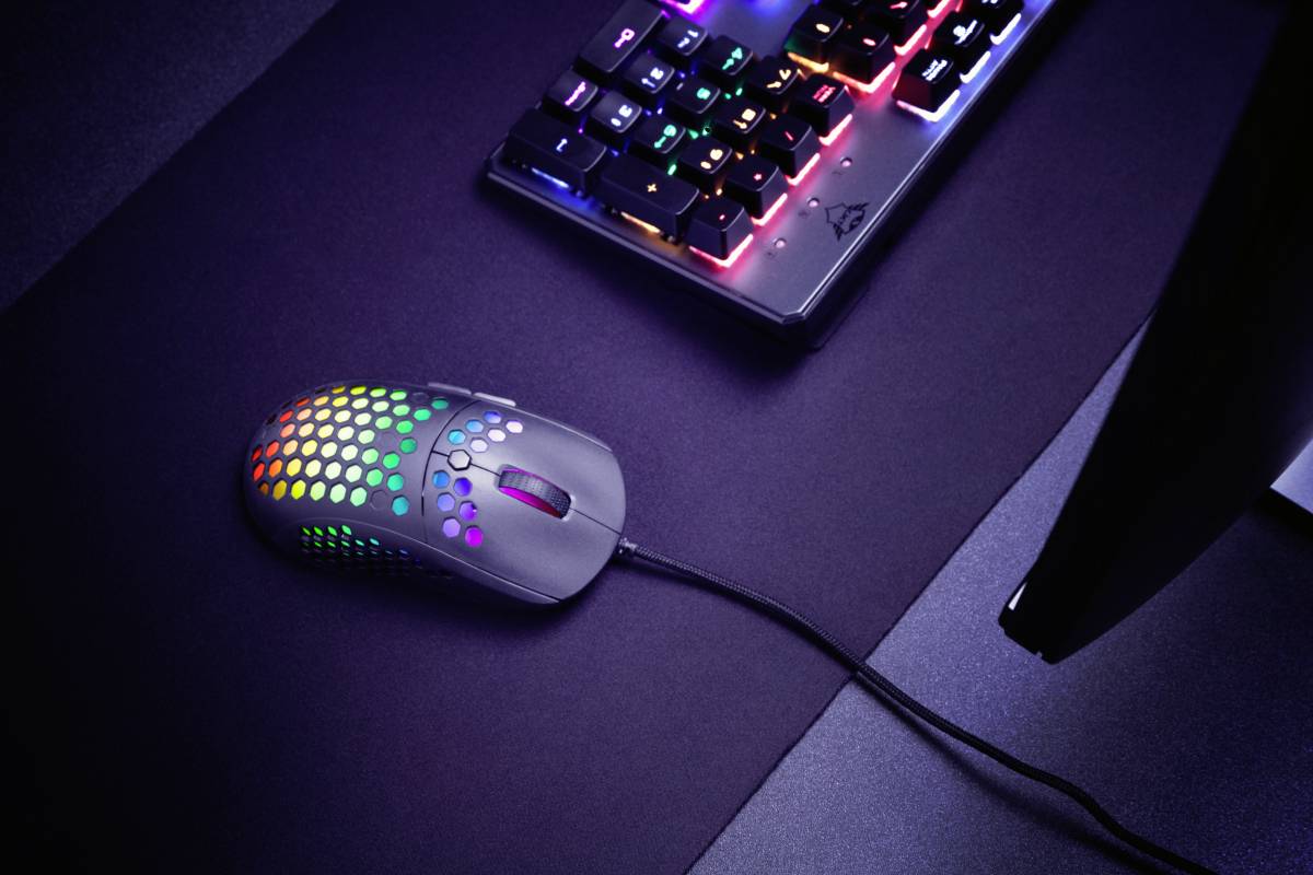 Trust GXT960 graphin lightweight Maus USB Schwarz 6 Tasten 200 dpi, 10000 dpi Beleuchtet