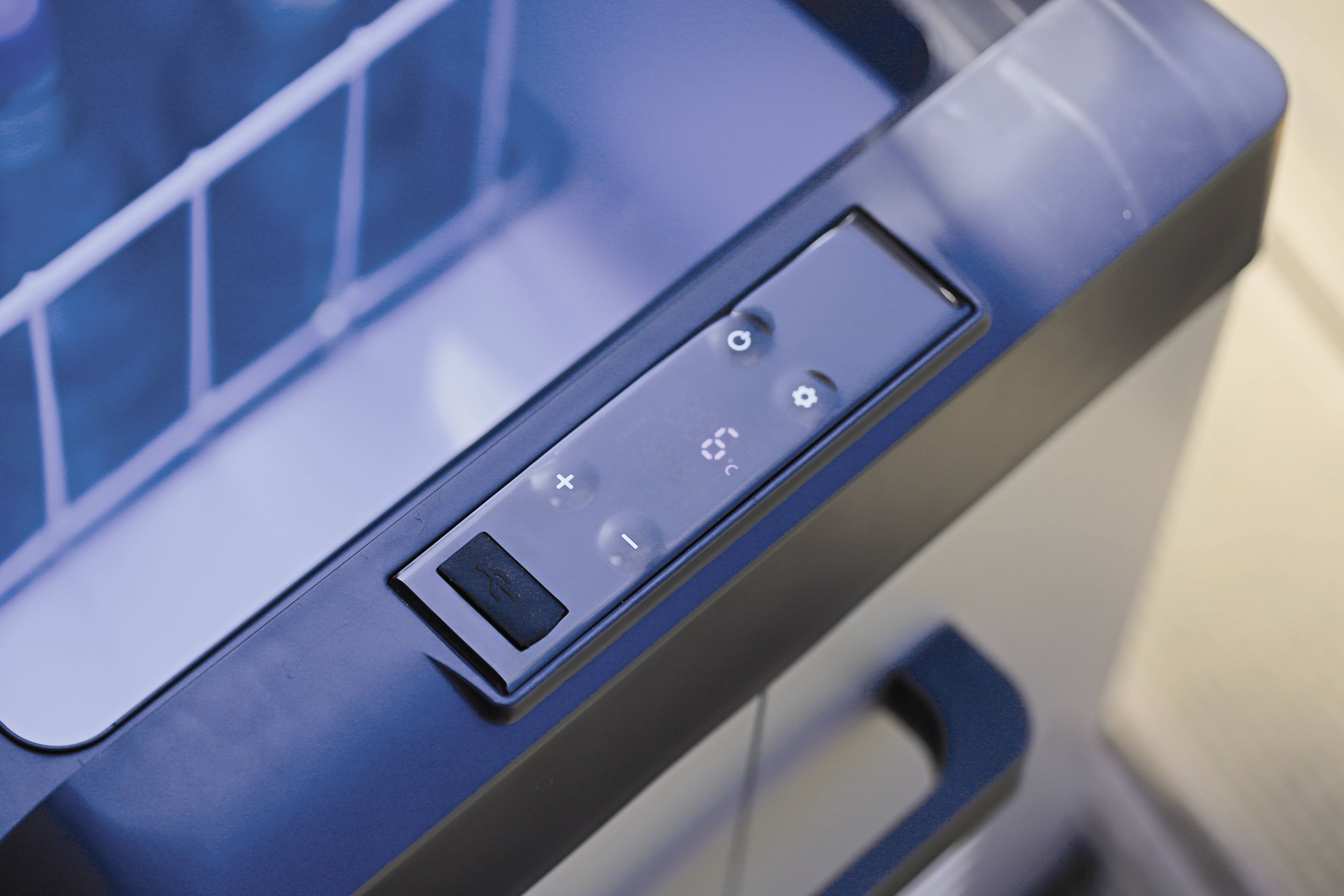 CrossTools ICEBOX 40 Kühlbox EEK: F (A - G) Kompressor 230 V, 24 V, 12 V Silber (matt), Schwarz 37