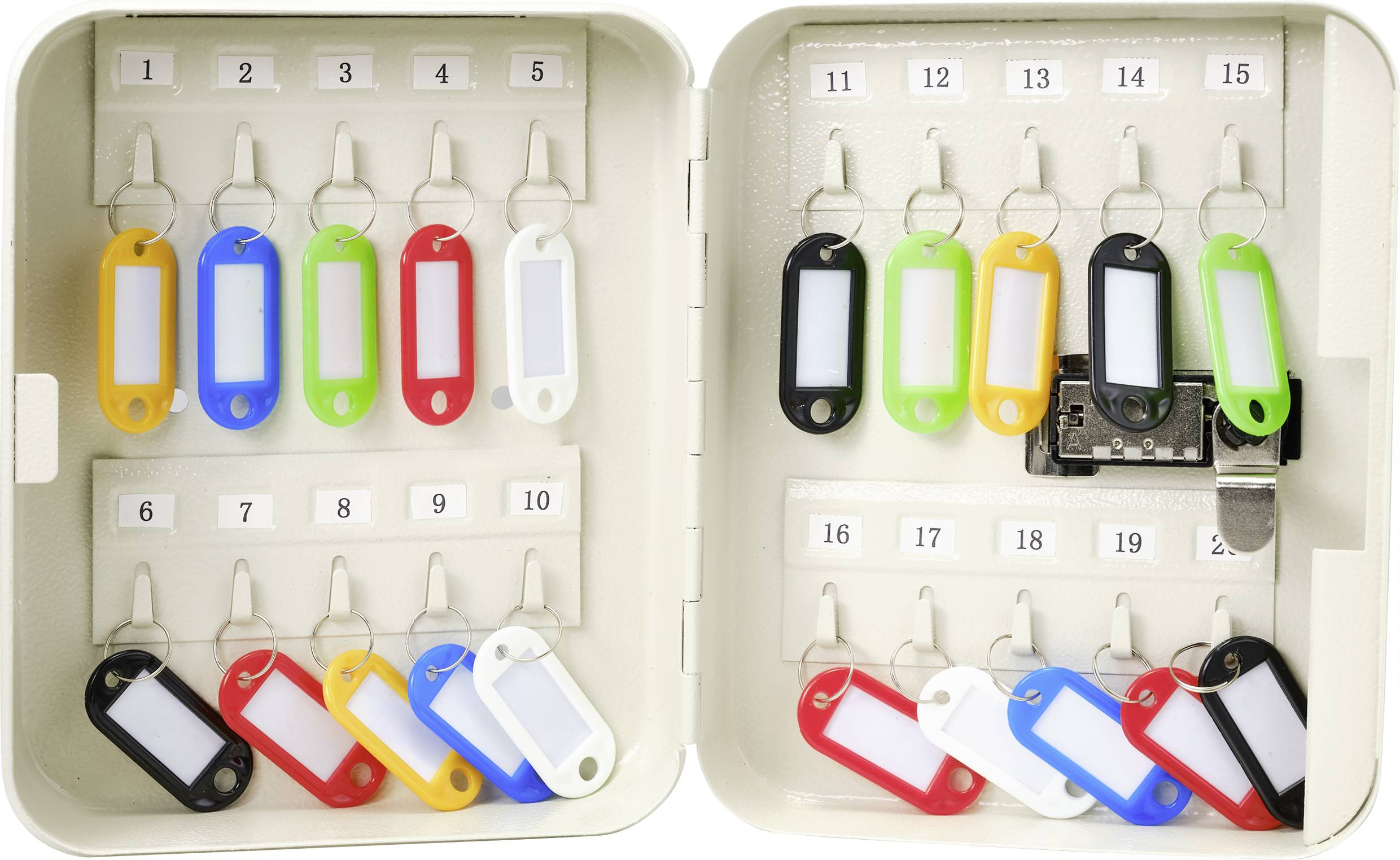 Ein Metallschlüsselkasten mit nummerierten Haken und farbigen Schlüsselanhängern von 1 bis 20; ein Schloss ist sichtbar.