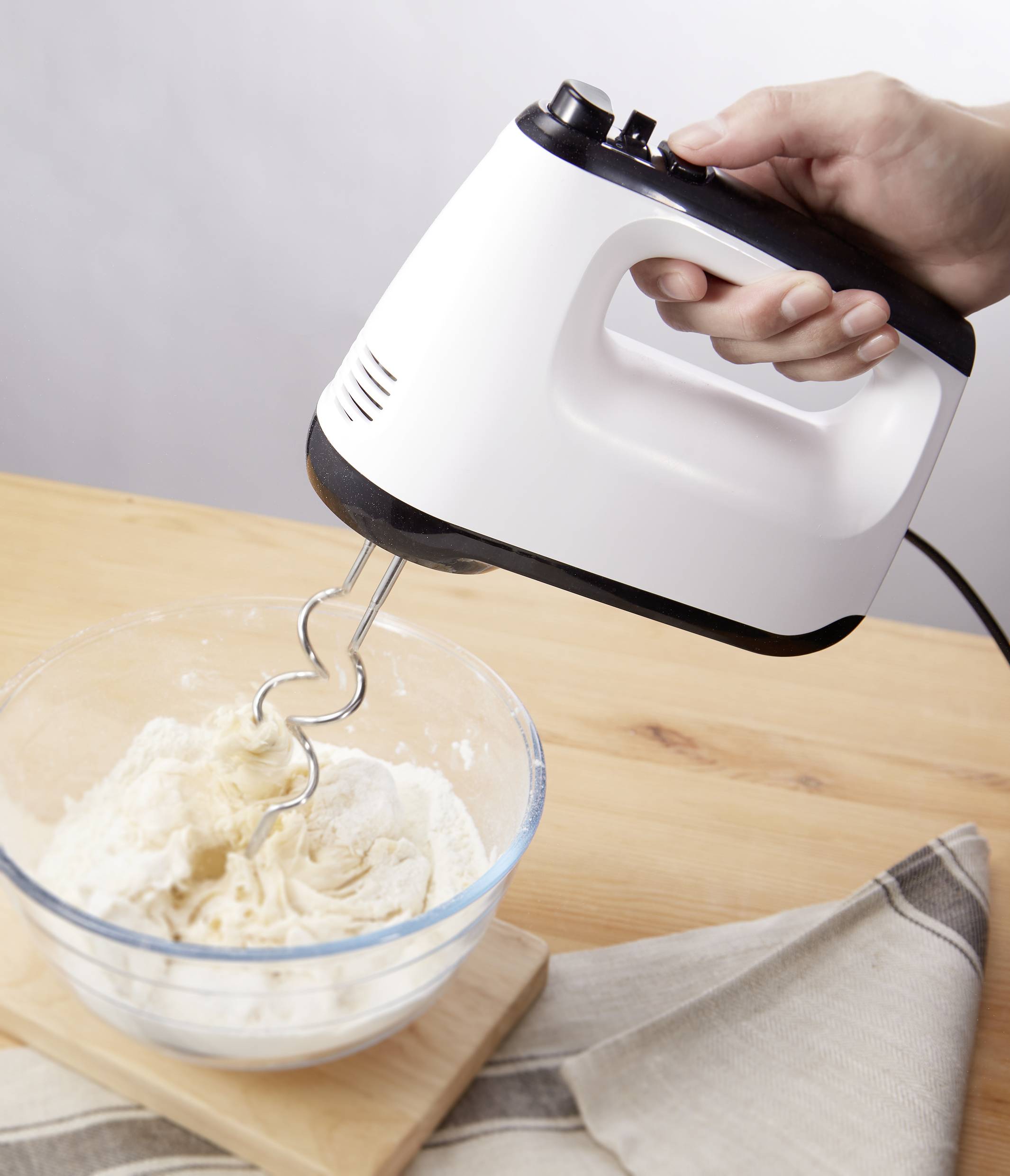 Handmixer kabelgebunden, stufenlose Geschwindigkeitseinstellung Weiß/Schwarz