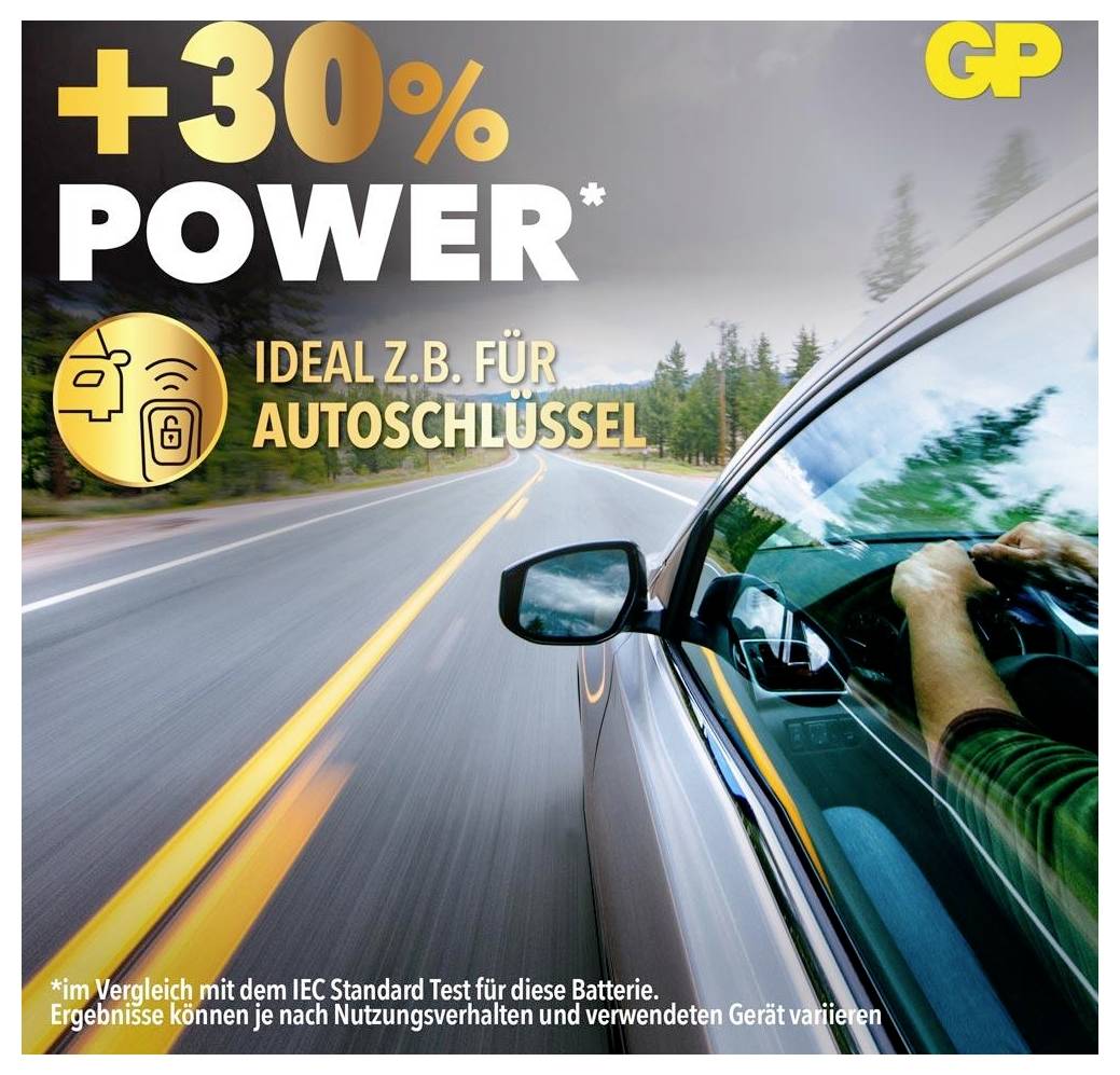 Werbung für GP-Batterie: '+30% POWER', ideal z.B. für Autoschlüssel; Auto auf Straße, Nutzung als Vergleich zum IEC-Standardtest.