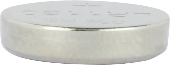 Silberne Knopfzellenbatterie in der Seitenansicht, mit Pluszeichen auf der Oberseite eingeprägt.