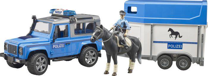 Spielzeug-Set bestehend aus blauem Polizei-Geländewagen mit Anhänger und Polizist auf schwarzem Pferd.