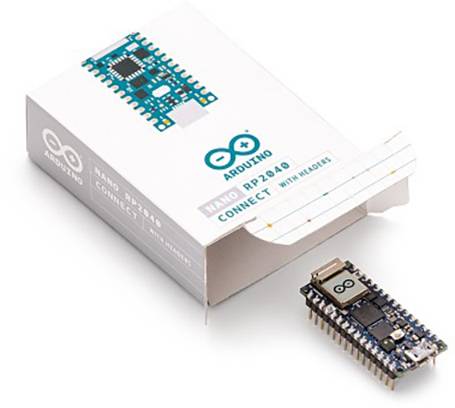 Arduino Nano RP2040 Connect Mikrocontroller mit geöffneter Verpackung. Das Board zeigt mehrere Anschlüsse und ein Mikroprozessor-Layout.