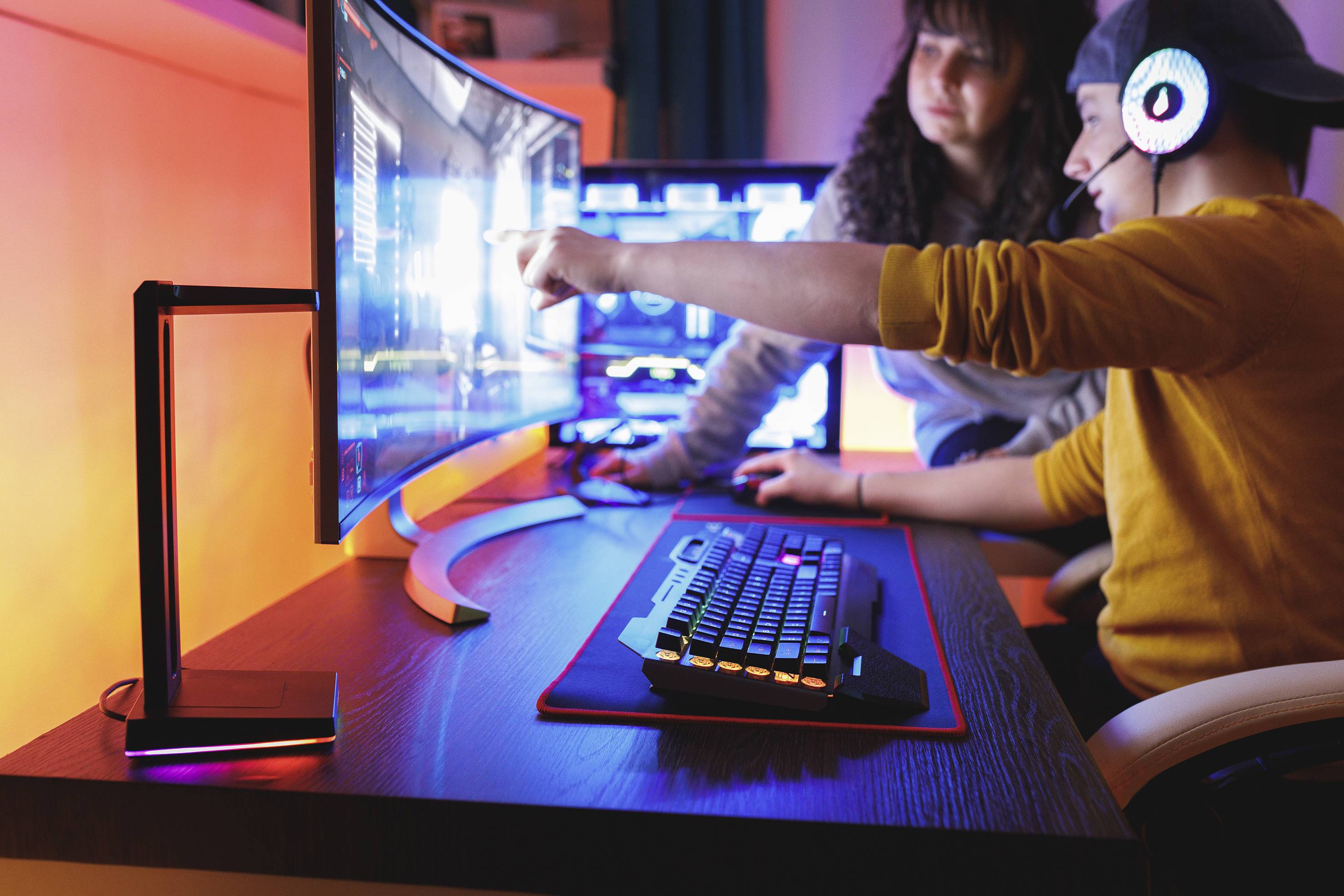 Surefire Gaming Silent Flight 680 Gaming-Mauspad Schwarz/Rot