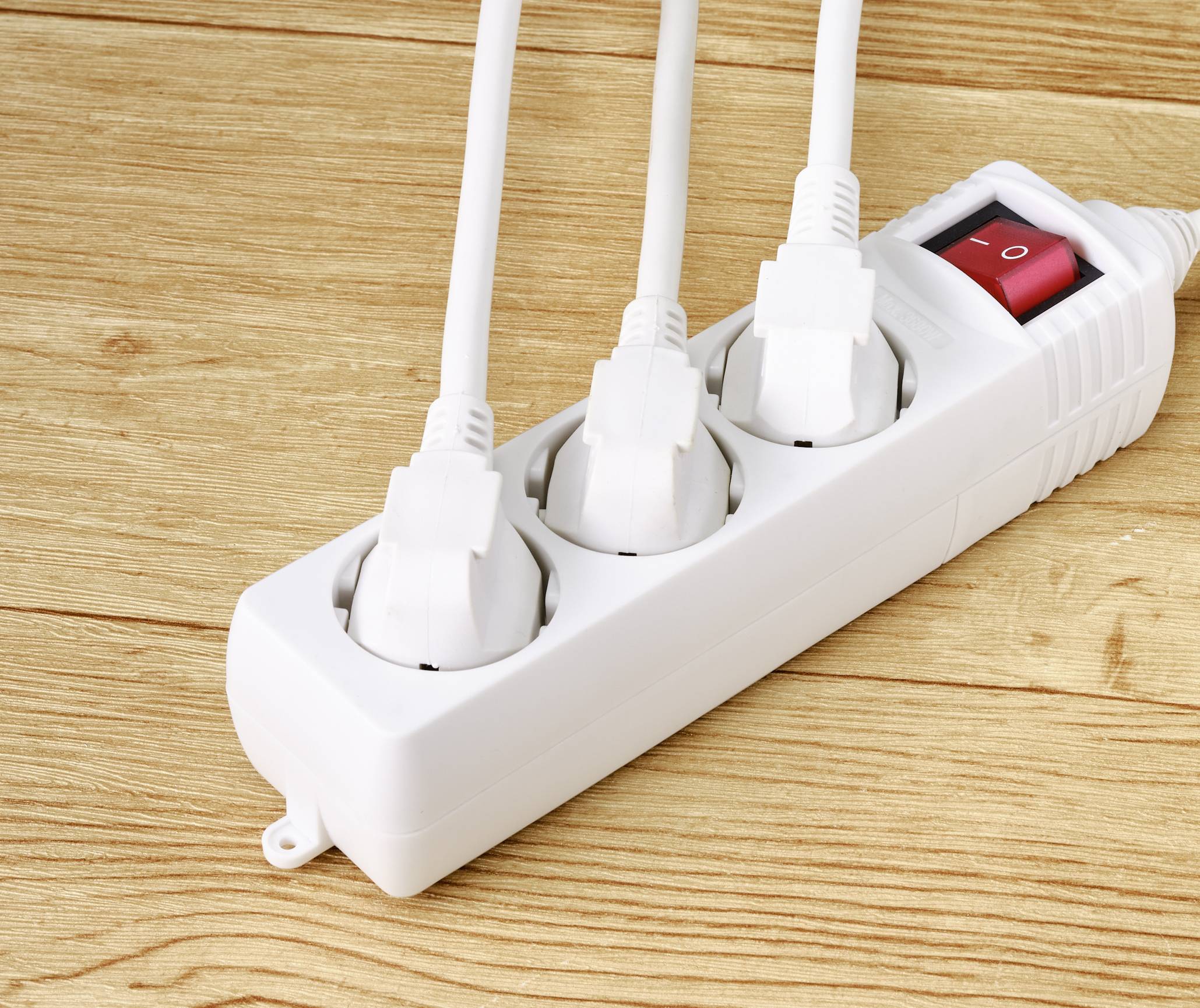 Sygonix BT-2372210 Steckdosenleiste mit Schalter 3fach Weiß 1St.