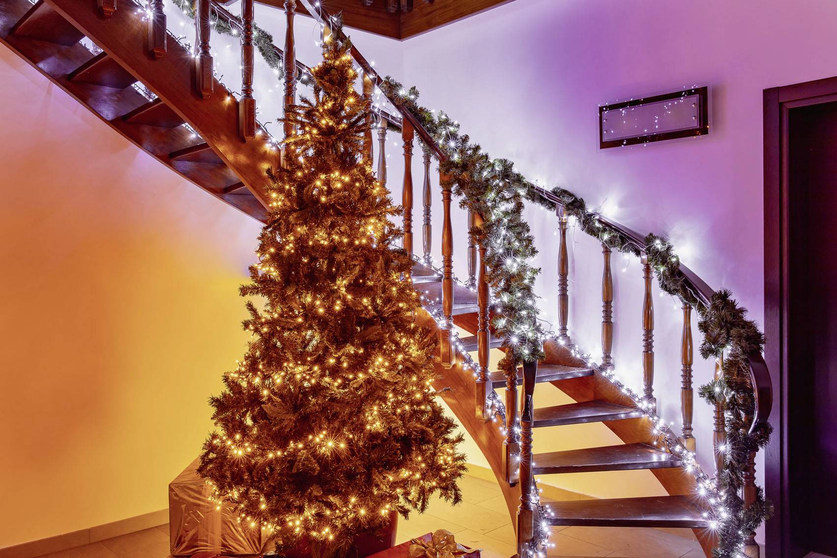 Twinkly TWS250SPP-BEU Funk-Weihnachtsbaum-Beleuchtung Innen/Außen EEK: G (A - G) netzbetrieben Anzahl Leuchtmittel 250 LED RGBW Beleuchtete Länge: