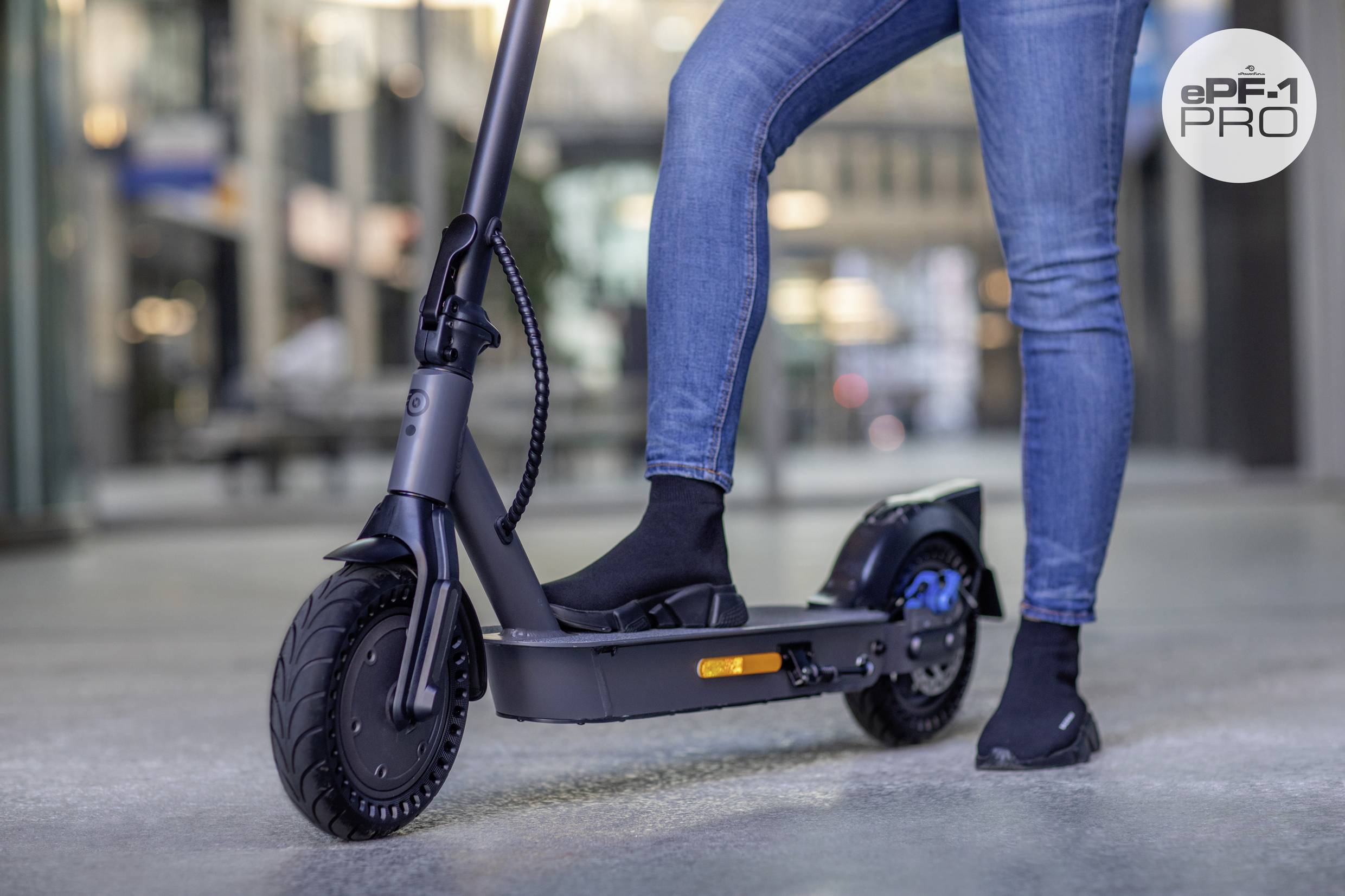 EPowerFun ePF-1 PRO City E-Scooter Schwarz Li-Ion 36V 11.6Ah Straßenzulassung: Deutschland