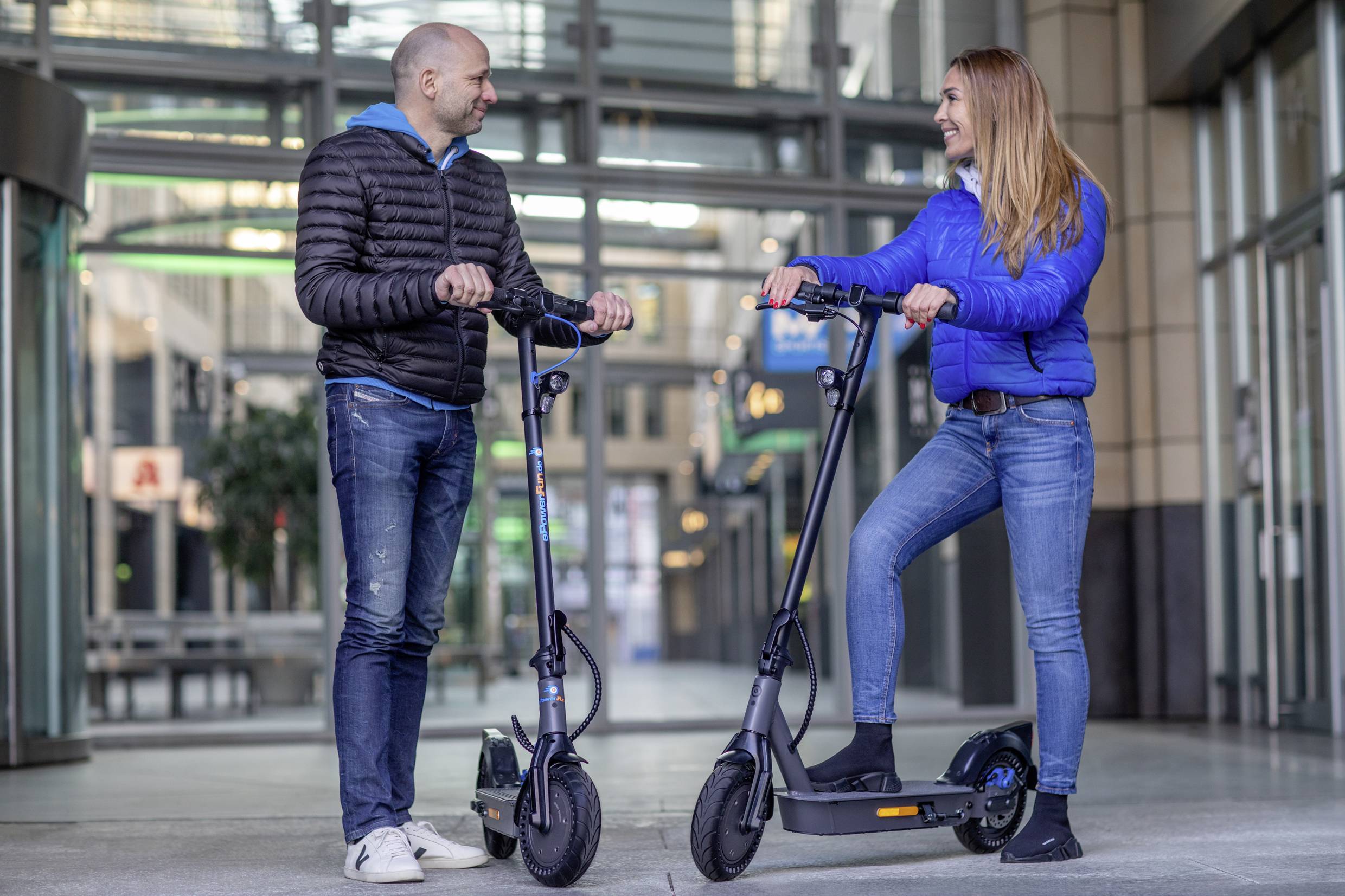EPowerFun ePF-1 PRO City E-Scooter Schwarz Li-Ion 36V 11.6Ah Straßenzulassung: Deutschland