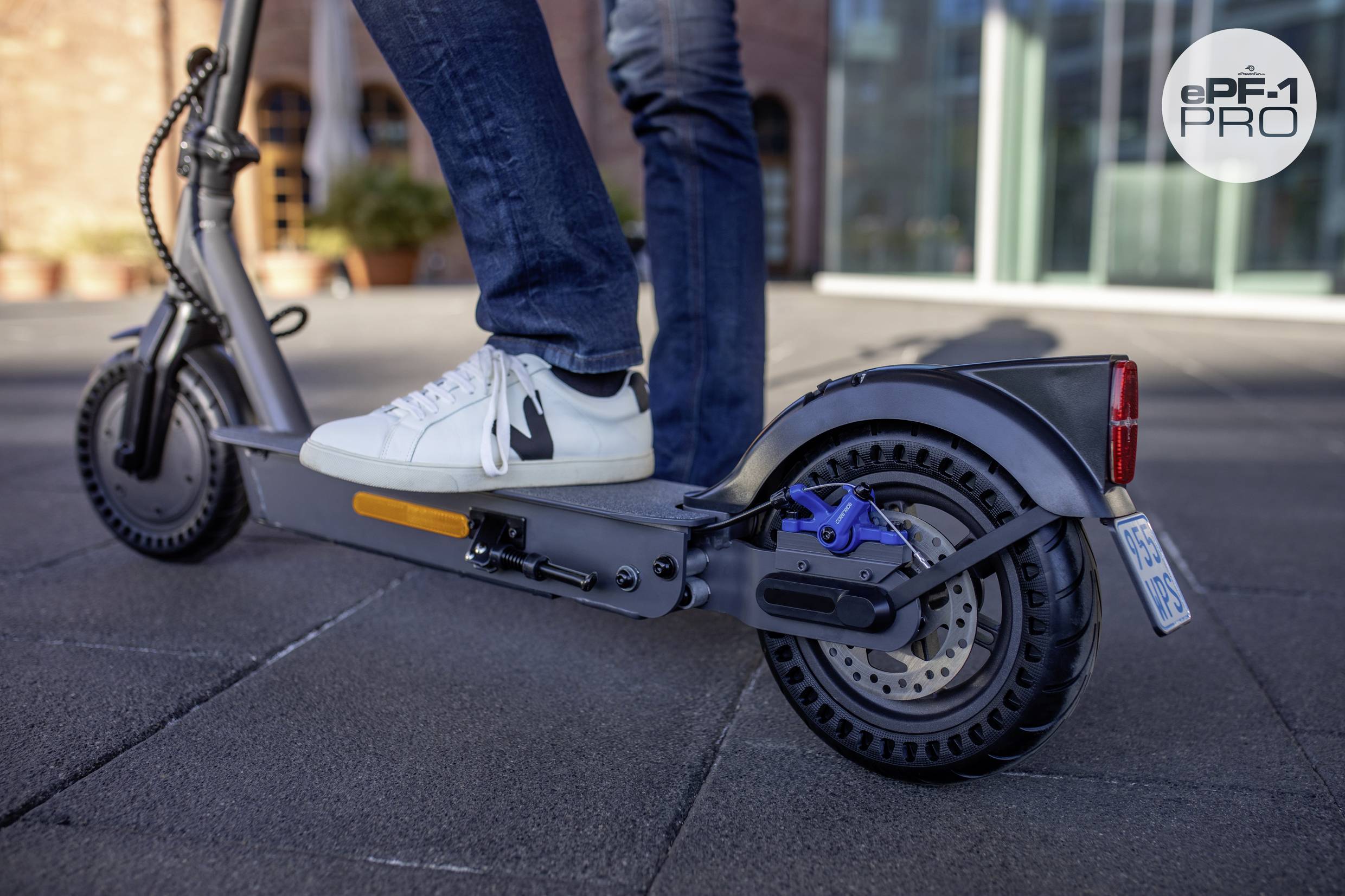 EPowerFun ePF-1 PRO City E-Scooter Schwarz Li-Ion 36V 11.6Ah Straßenzulassung: Deutschland