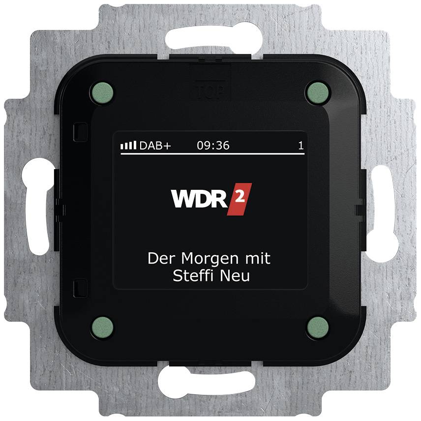 Ein DAB+ Radio-Bedienteil zeigt 'WDR 2' und 'Der Morgen mit Steffi Neu' auf einem schwarzen Display mit silbernem Rahmen.