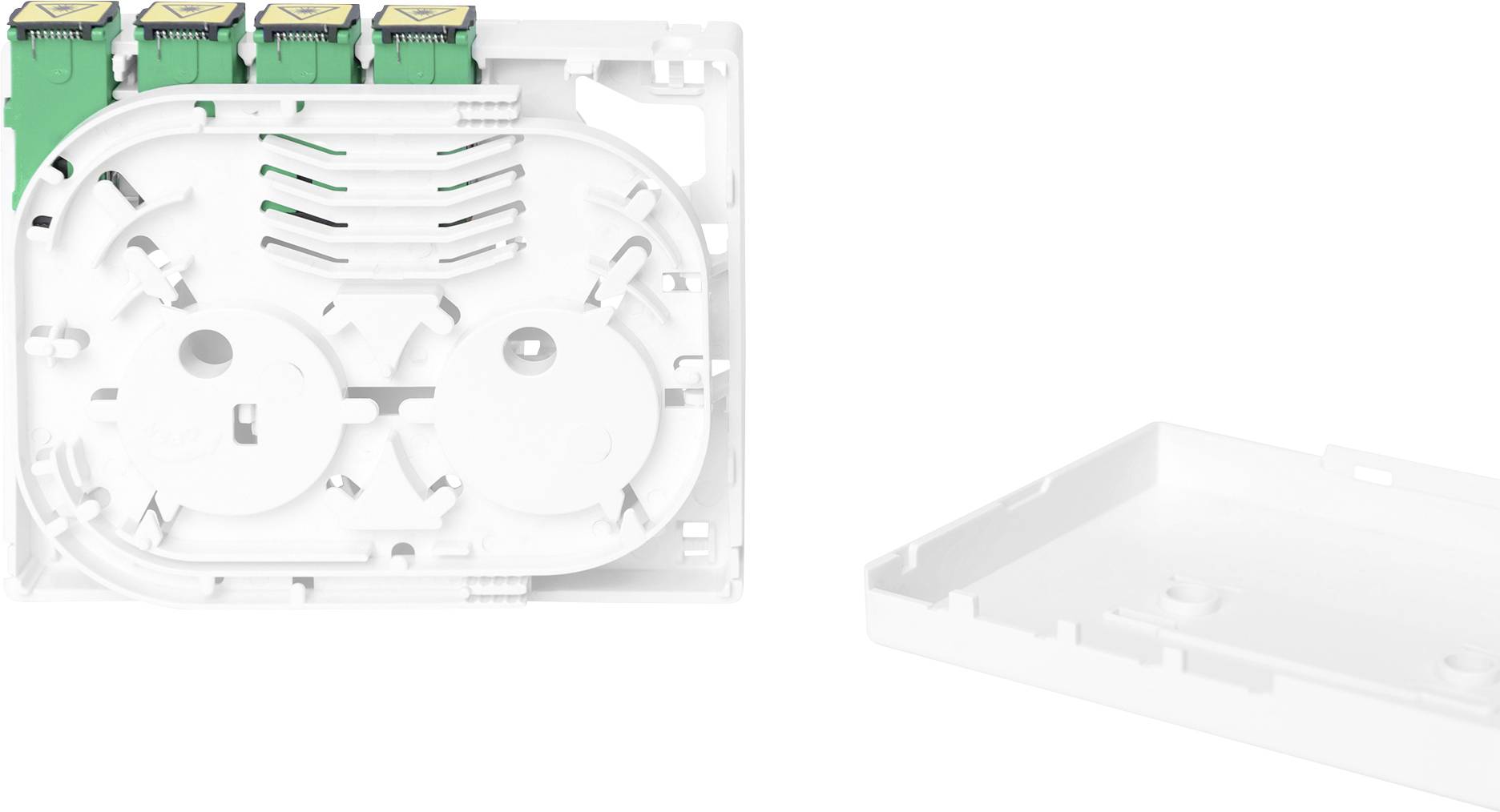 Weiße, rechteckige Glasfaser-Anschlussdose mit vier grünen Anschlüssen und offenem Inneren zur Kabelorganisation. Rechts daneben der abgenommene Deckel.
