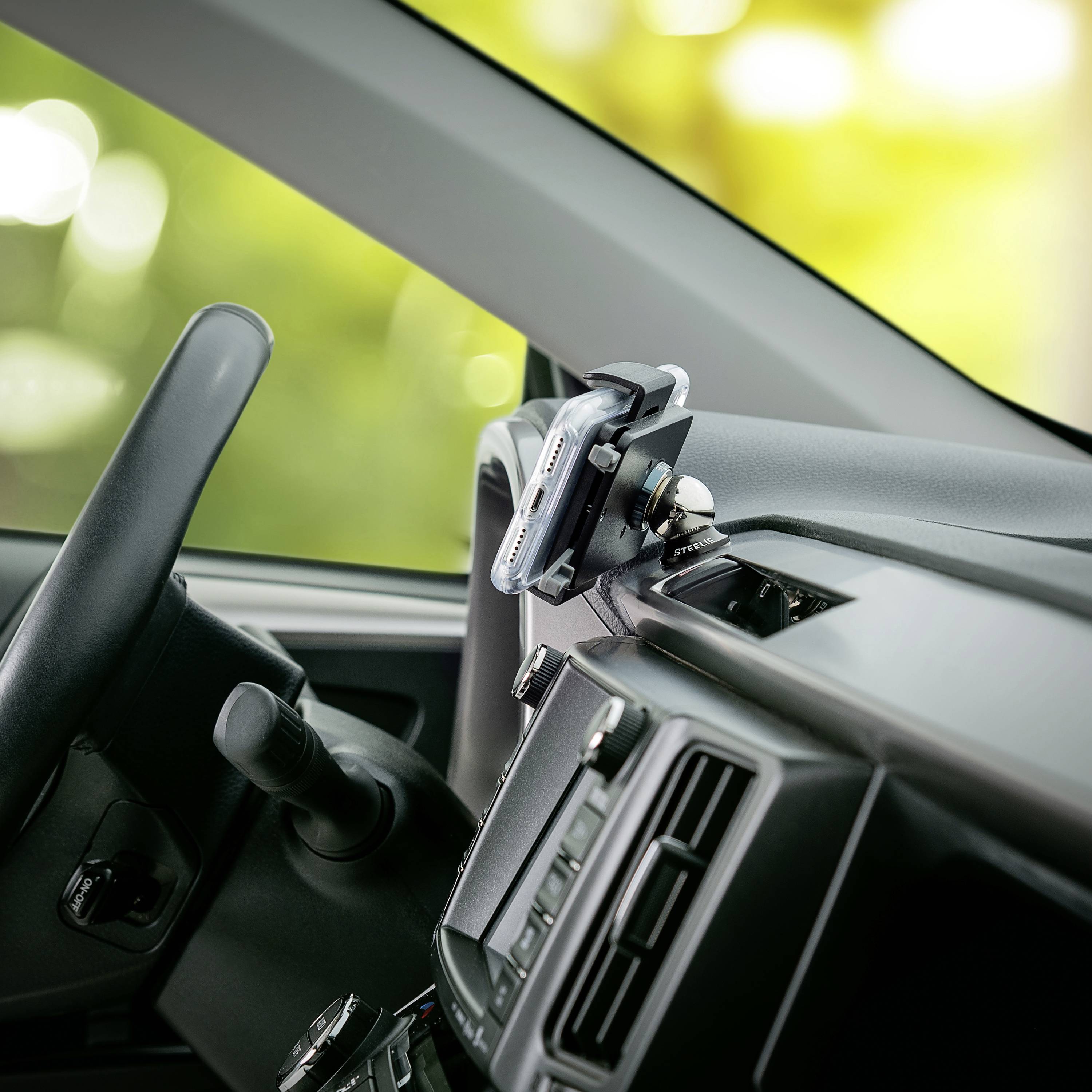 NITE Ize Squeez Dash Kit Handy-Kfz-Halterung