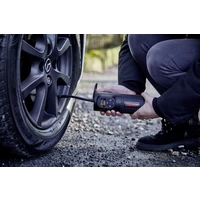 Osram Automotive OTIR2000 Kompressor TYREinflate 2000 8.3 bar Aufbewahrungs-Box/-Tasche, Digitales Display, mit Arbeitslampe Osram Automotive OTIR2000 Kompressor TYREinflate 2000 8.3 bar Aufbewahrungs-Box/-Tasche, Digitales Display, mit Arbeitslampe