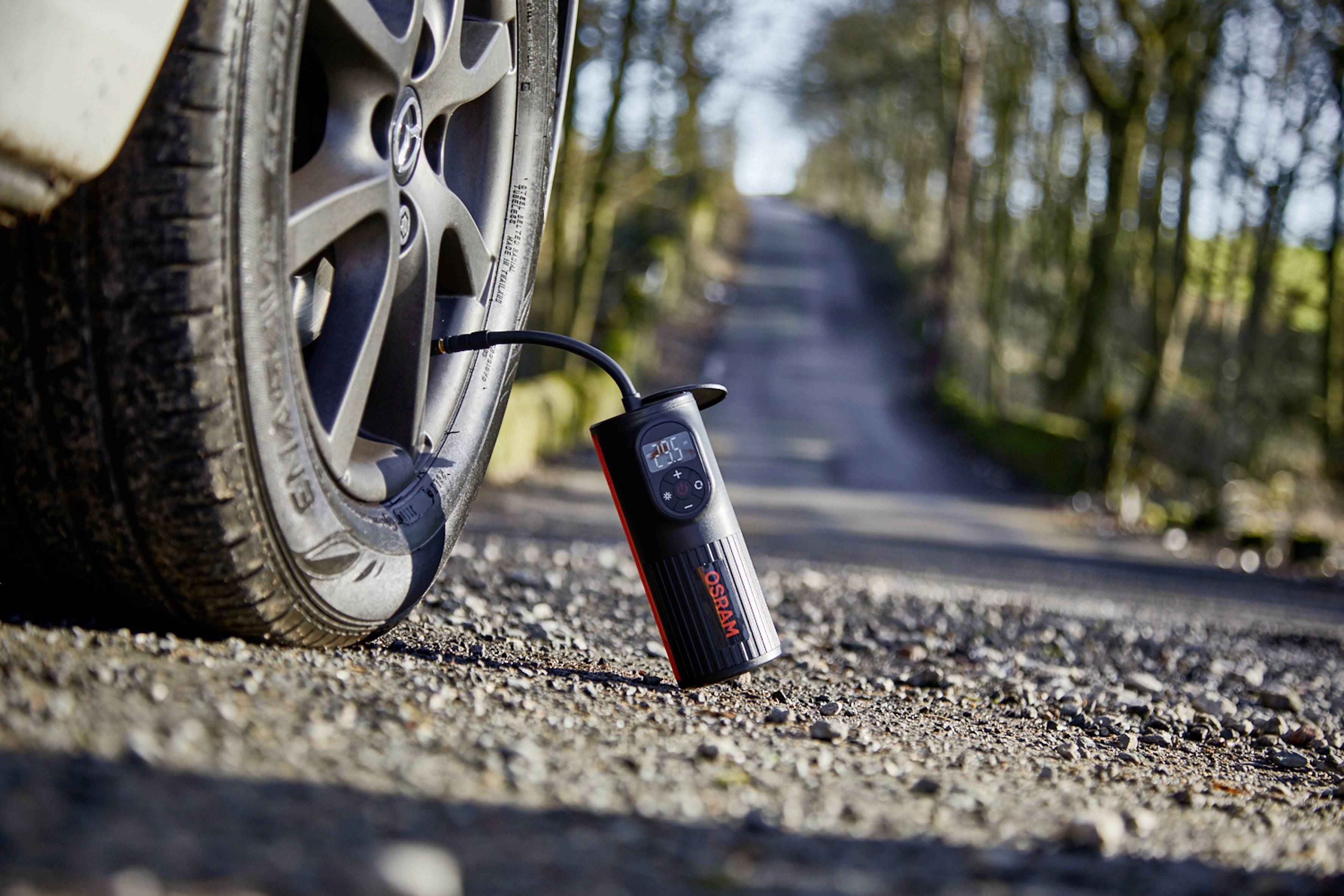 Osram Automotive OTIR2000 Kompressor TYREinflate 2000 8.3 bar Aufbewahrungs-Box/-Tasche, Digitales Display, mit Arbeitslampe