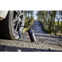 Osram Automotive OTIR2000 Kompressor TYREinflate 2000 8.3 bar Aufbewahrungs-Box/-Tasche, Digitales Display, mit Arbeitslampe Osram Automotive OTIR2000 Kompressor TYREinflate 2000 8.3 bar Aufbewahrungs-Box/-Tasche, Digitales Display, mit Arbeitslampe
