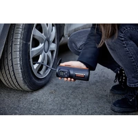 Osram Automotive OTIR2000 Kompressor TYREinflate 2000 8.3 bar Aufbewahrungs-Box/-Tasche, Digitales Display, mit Arbeitslampe Osram Automotive OTIR2000 Kompressor TYREinflate 2000 8.3 bar Aufbewahrungs-Box/-Tasche, Digitales Display, mit Arbeitslampe