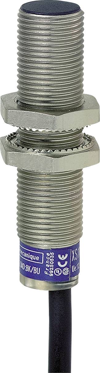 Ein zylindrischer, metallischer Näherungssensor mit Anschlusskabel. Geeignet für industrielle Anwendungen zur Erkennung von Objekten.