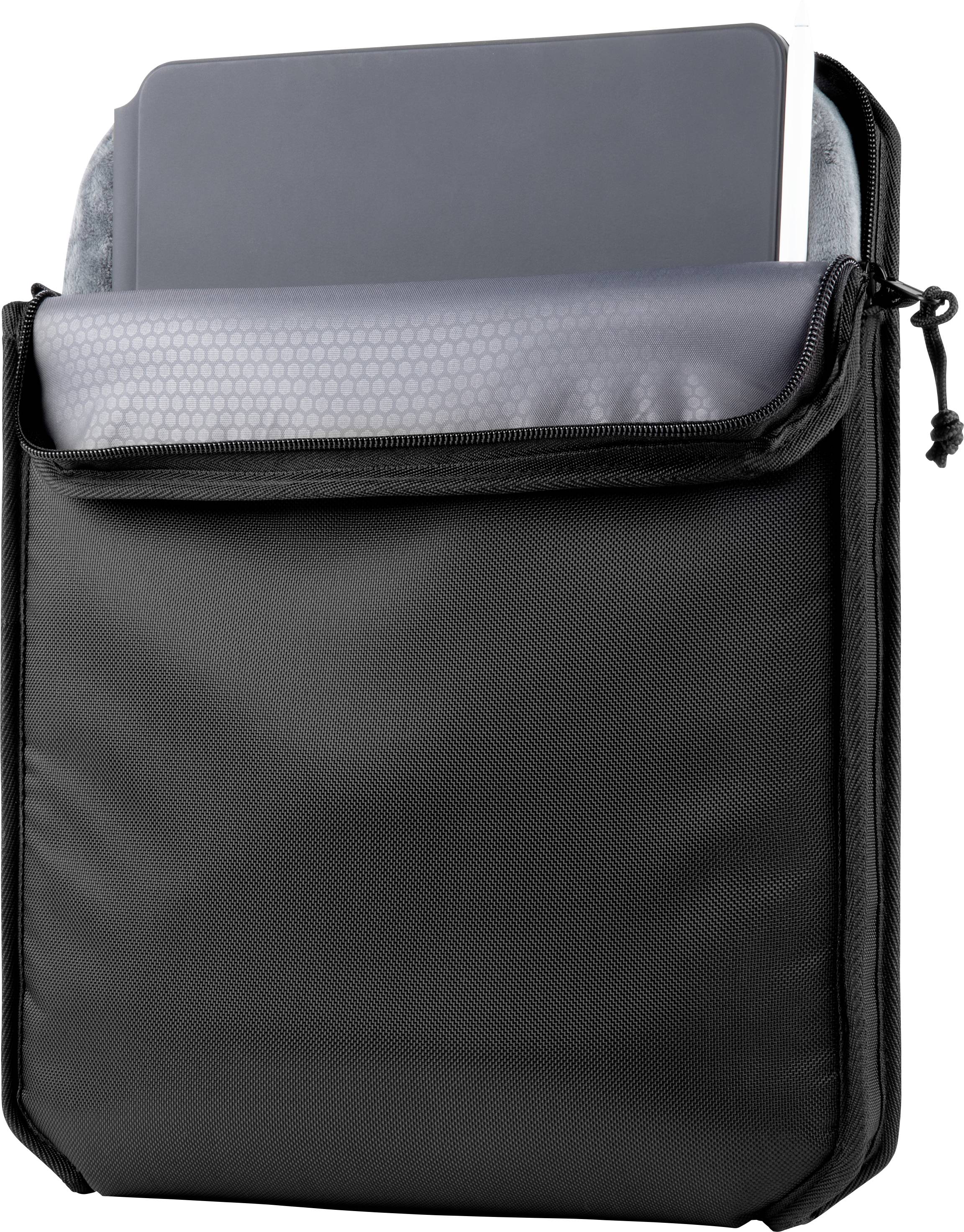 Eine schwarze Tasche mit Reißverschluss, teilweise geöffnet, zeigt ein Laptop oder Tablet darin.