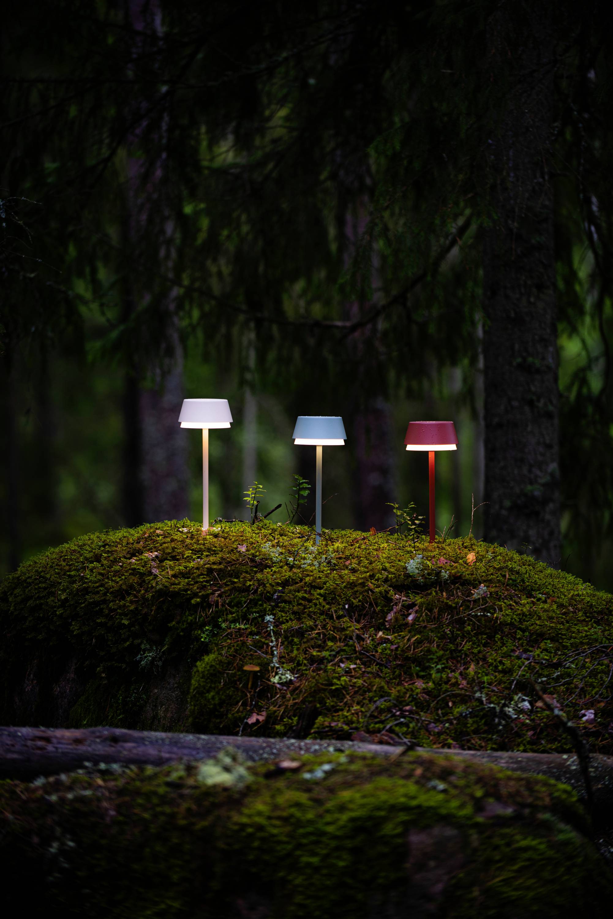 Konstsmide 7830-330 Lyon LED-Akku-Tischlampe 2.5W Warmweiß, RGB Sand