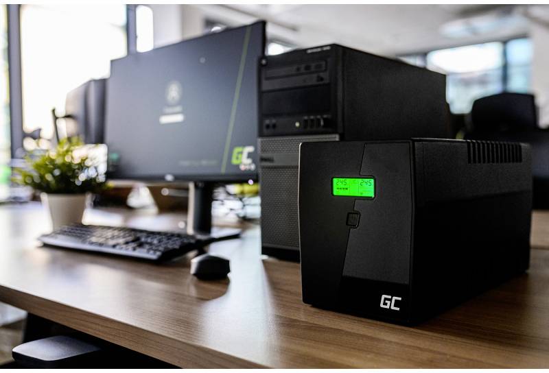 Green Cell 900W USV 1500 VA