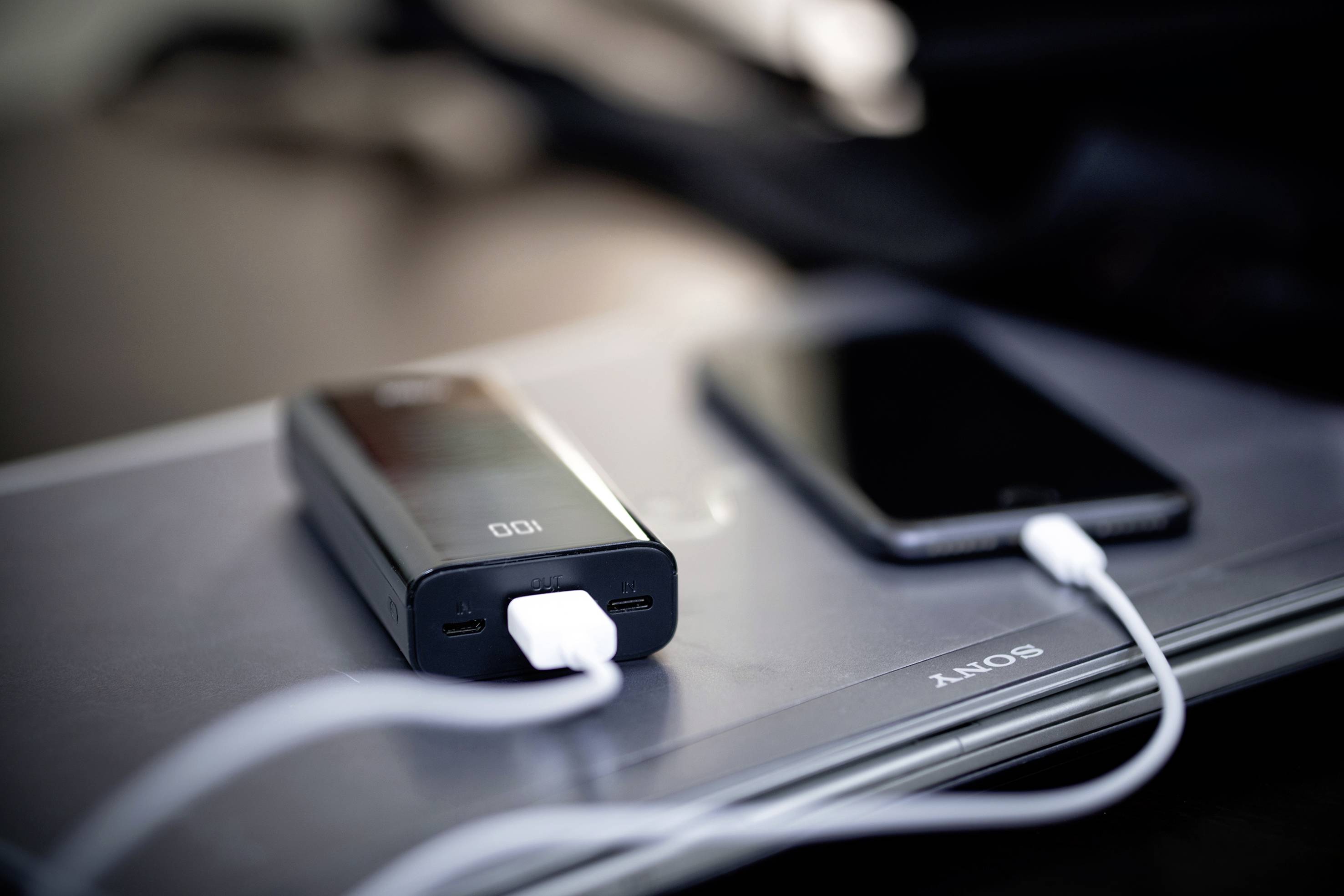 Verico Power Matrix Powerbank 10000 mAh Fast Charge LiPo USB-A Schwarz