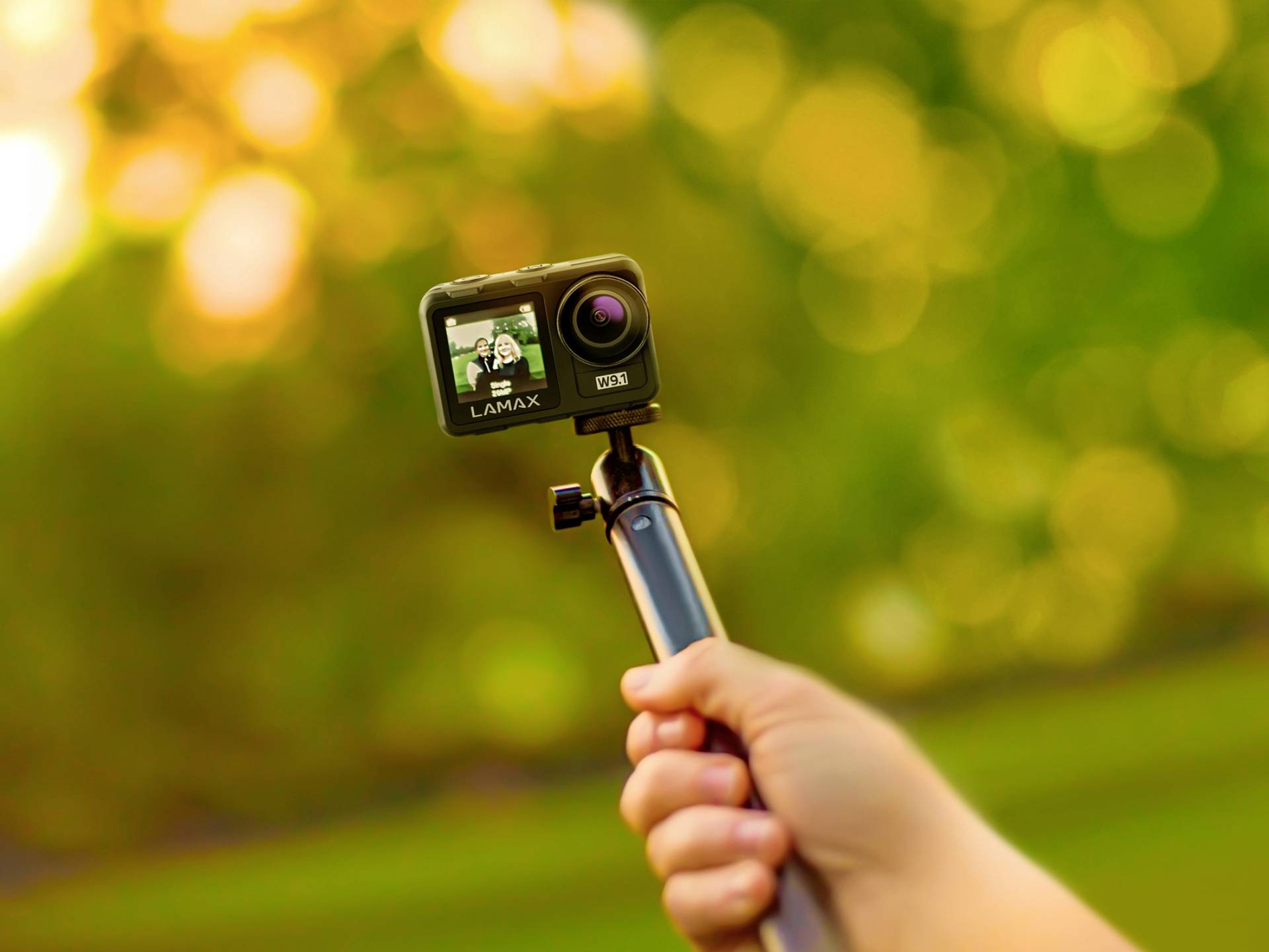 Lamax W9.1 Action Cam 4K, inkl. Stativ, Wasserfest, Zeitraffer, Zeitlupe, Stoßfest, WLAN, Dual-Display