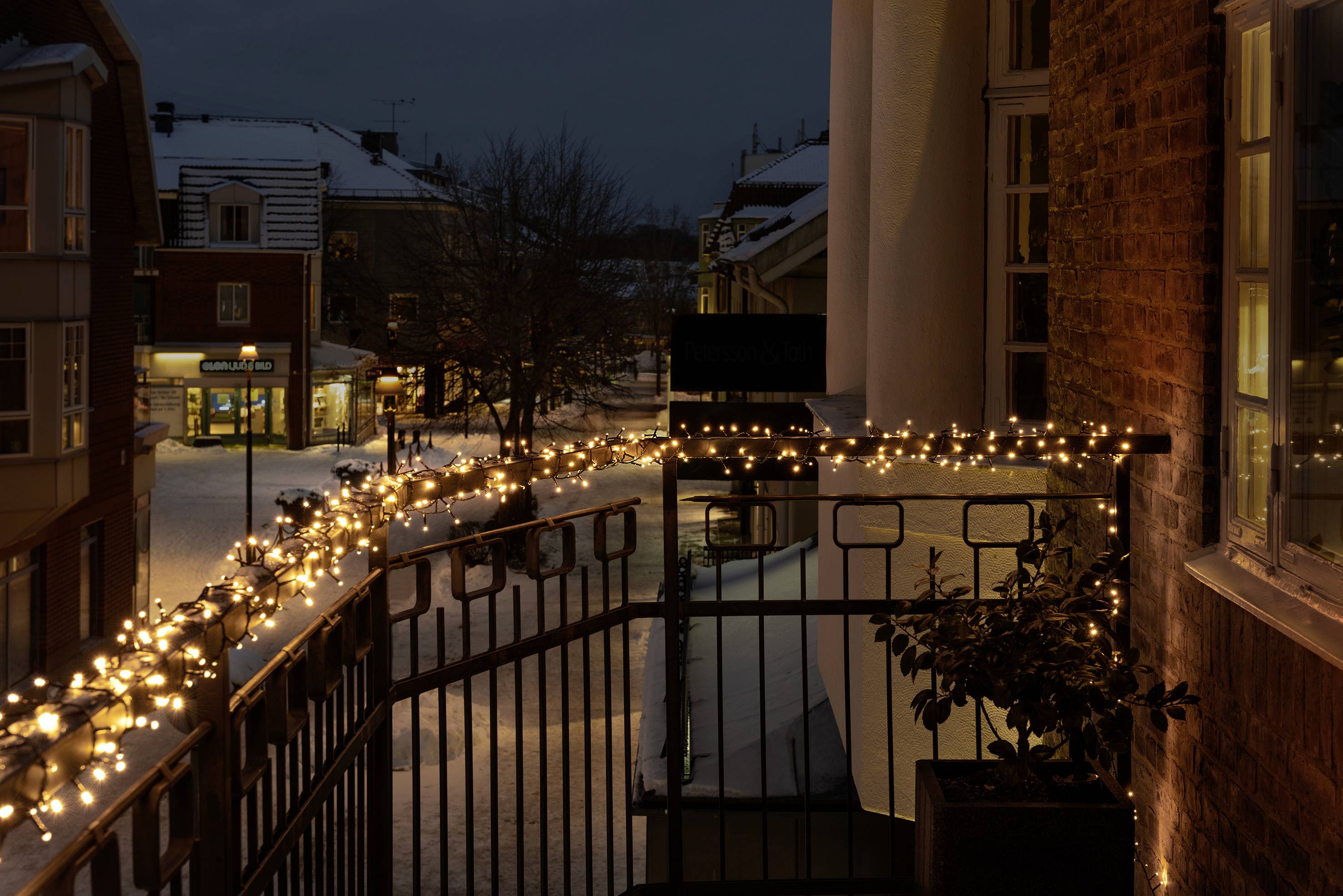 Konstsmide 3867-100 Lichterketten-System Außen EEK: E (A - G) netzbetrieben Anzahl Leuchtmittel 400 LED Warmweiß Beleuchtete Länge: 8.78 m