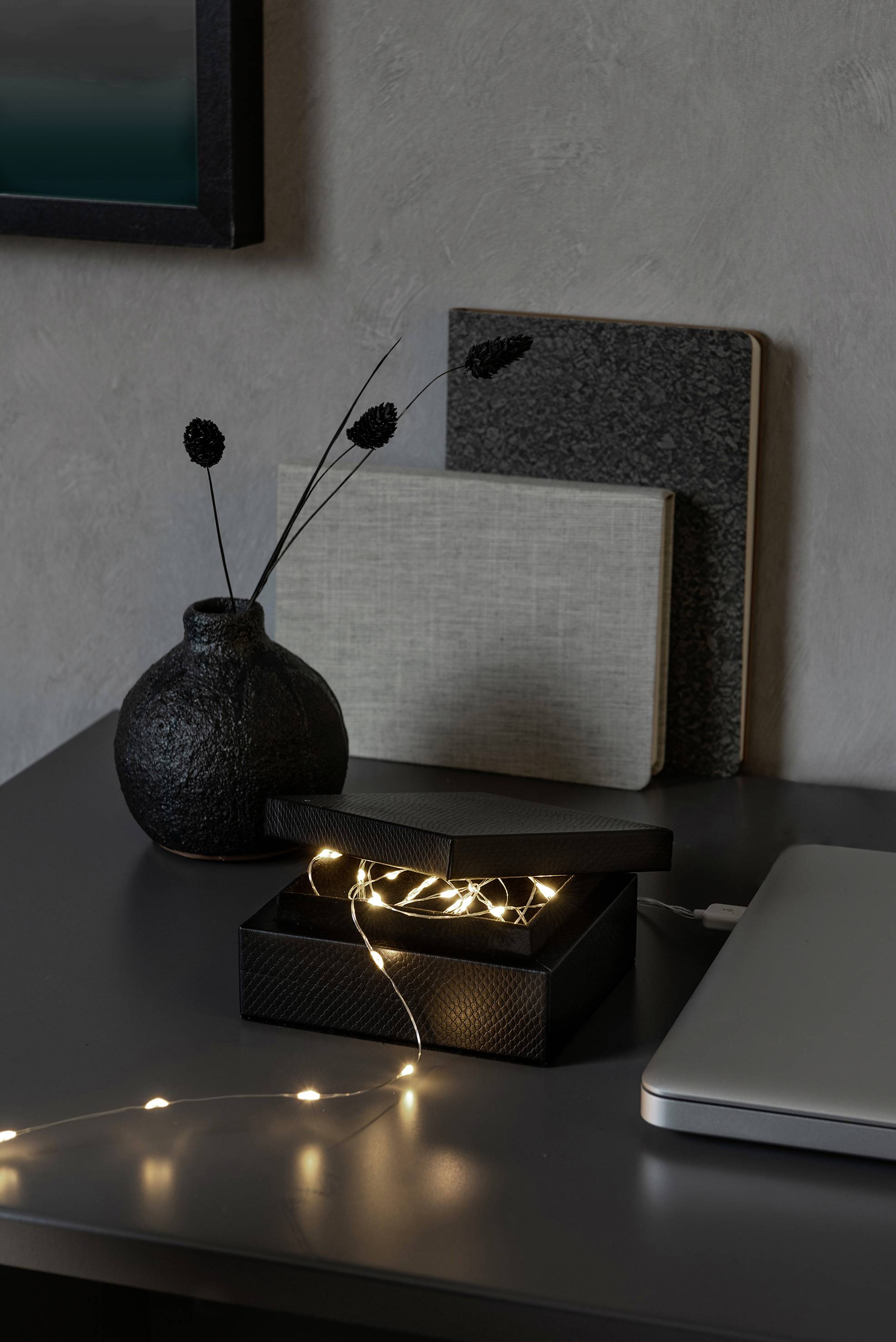 Konstsmide 1770-190 USB-Lichterkette Innen EEK: G (A - G) über USB Anzahl Leuchtmittel 50 LED Warmweiß Beleuchtete Länge: 2.45m
