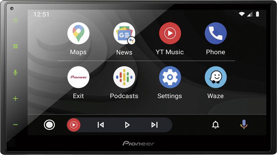 Die Abbildung zeigt ein Autoradio-Display mit verschiedenen App-Symbolen wie 'Maps', 'News', 'YT Music', 'Podcasts' und 'Waze'.