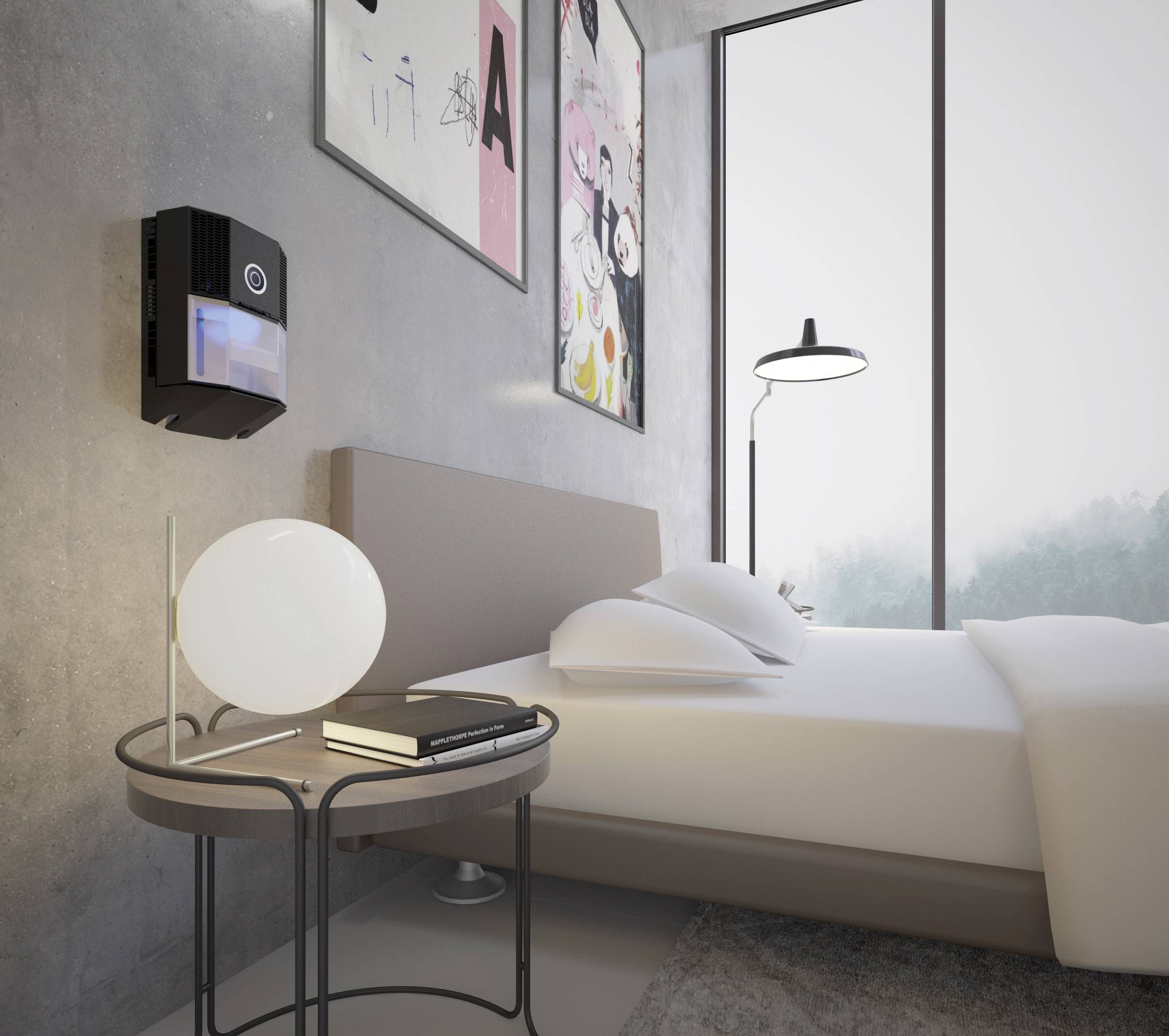 Modernes Schlafzimmer mit großem Fenster, Doppelbett, Beistelltisch mit Lampe und Büchern. Kunstwerke an Betonwand und Wandregal.